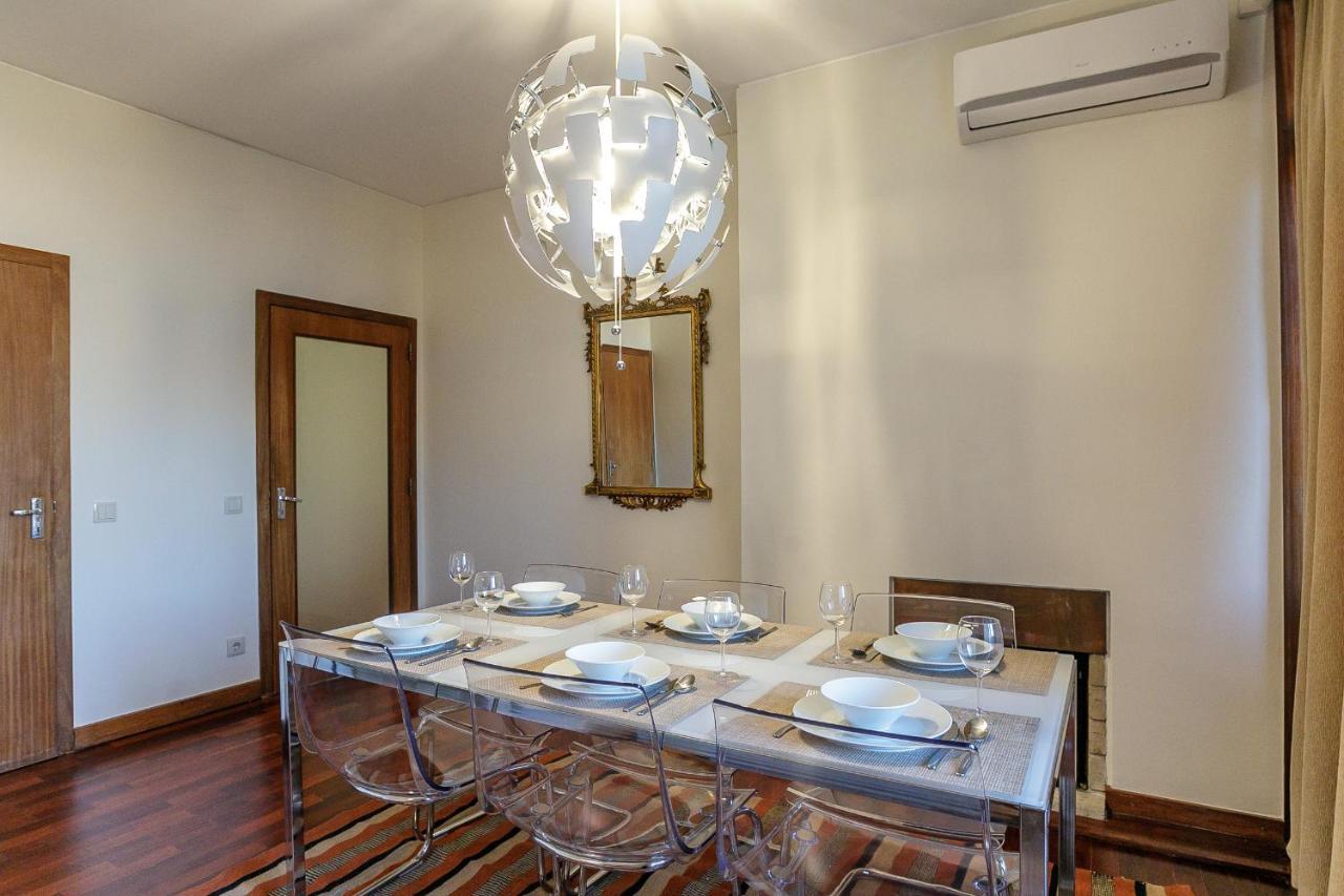 Lovelystay - Spacious 3br Flat With Ac And Balcony Apartment Porto