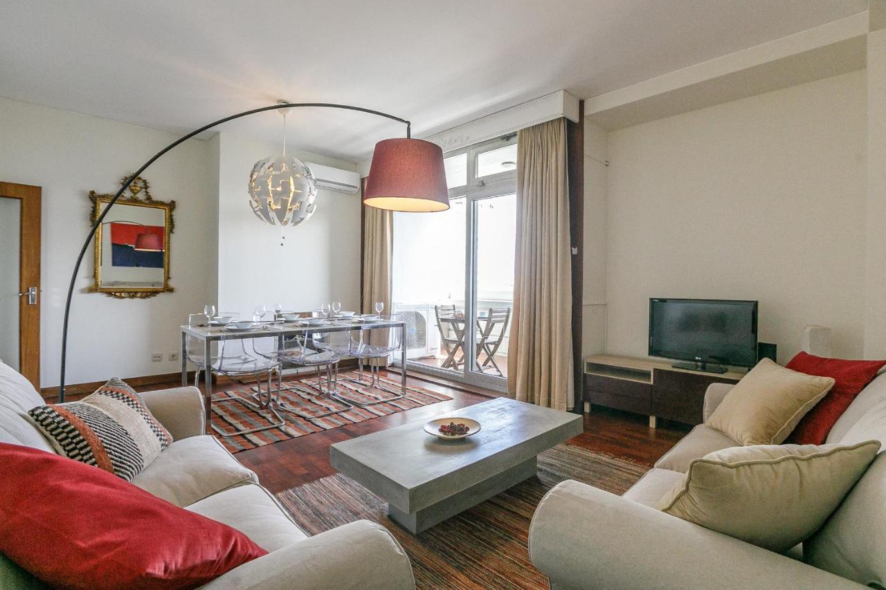 Lovelystay - Spacious 3br Flat With Ac And Balcony *