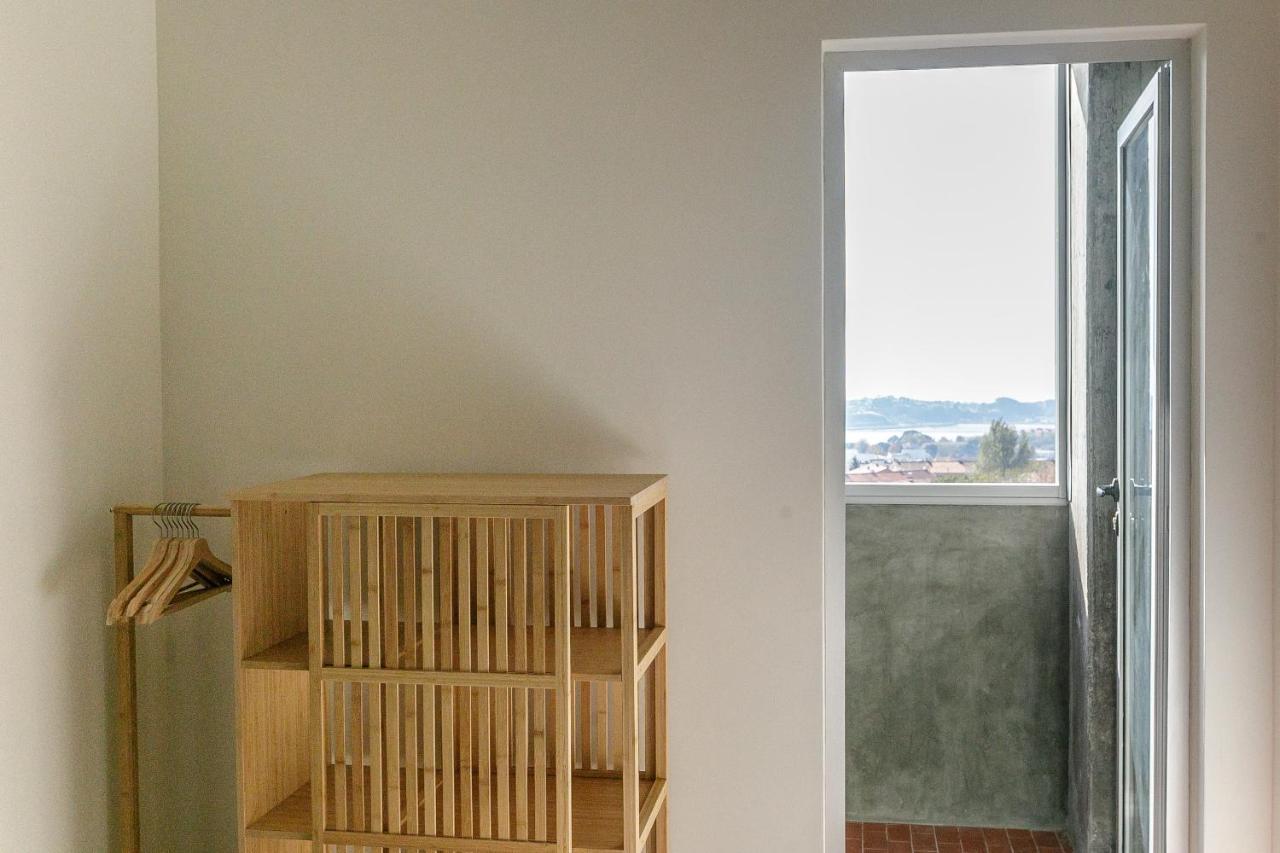 Lovelystay - Spacious 3br Flat With Ac And Balcony Apartment *