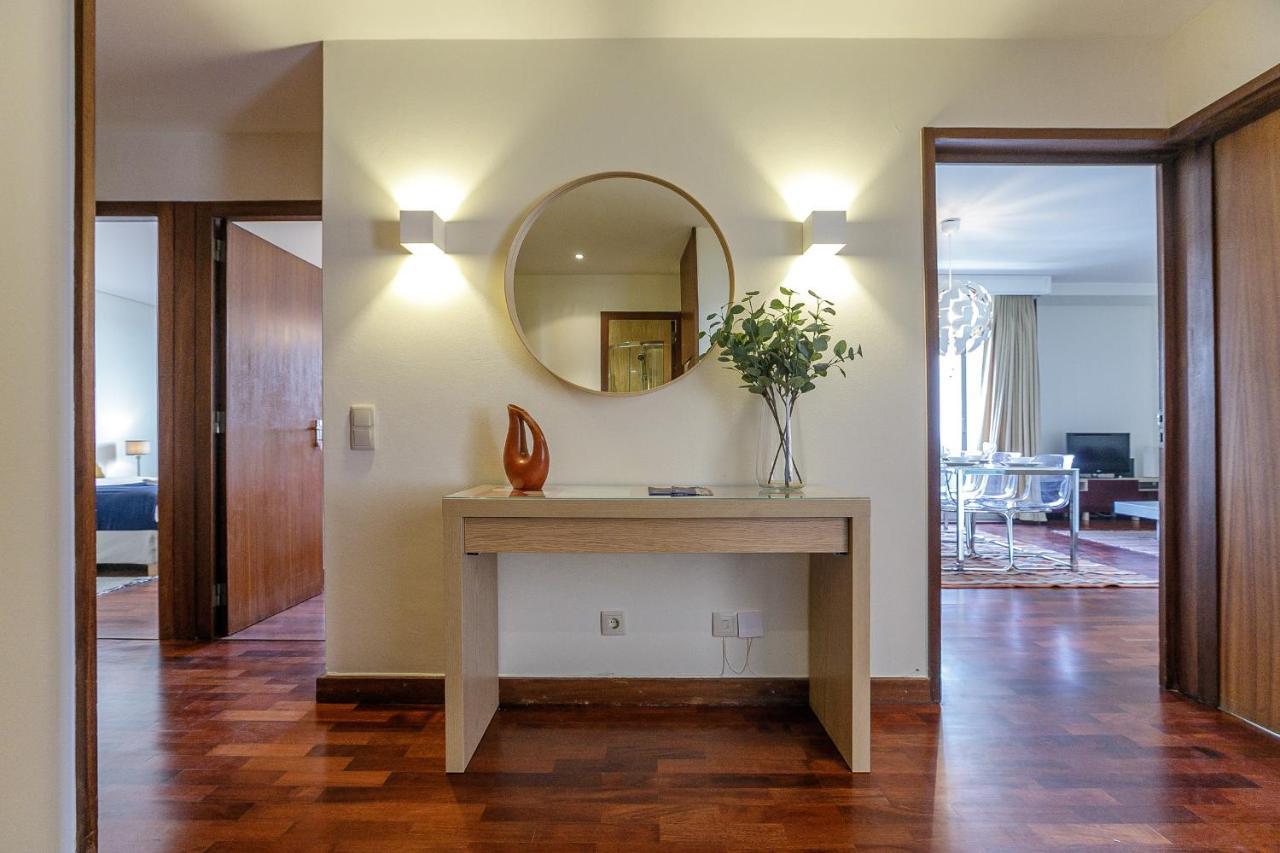 Lovelystay - Spacious 3br Flat With Ac And Balcony Apartment Porto