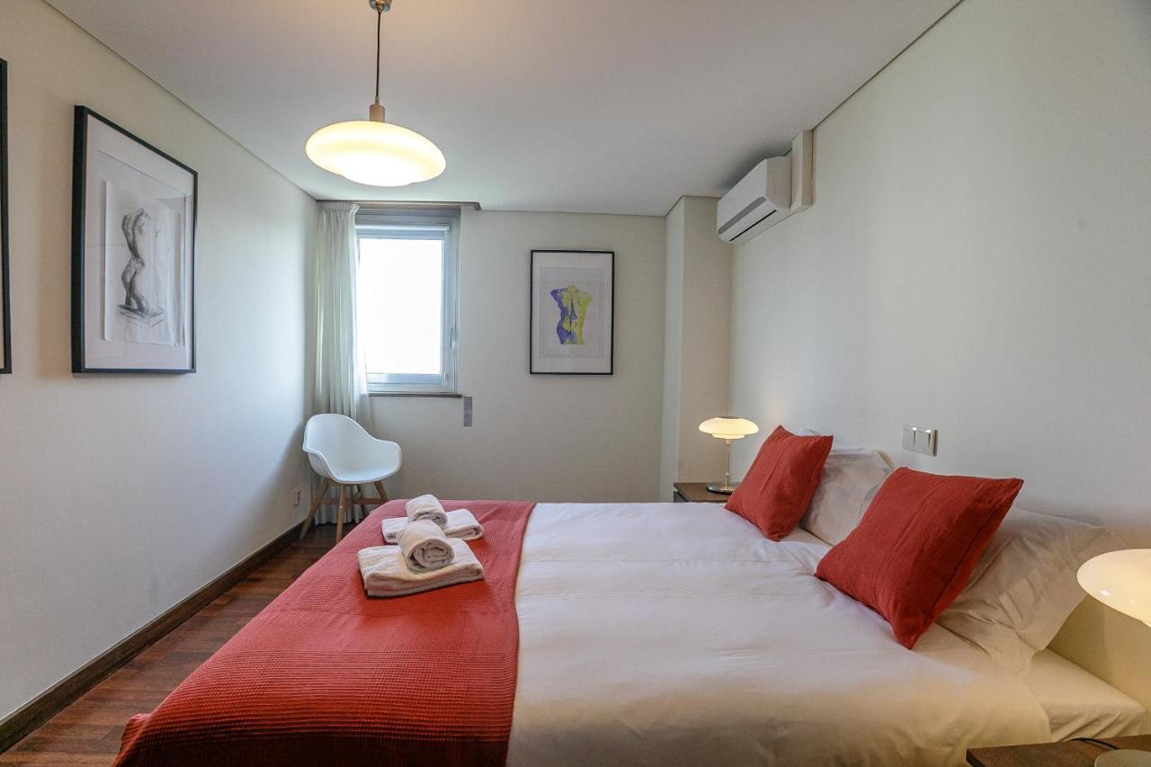 Lovelystay - Spacious 3br Flat With Ac And Balcony Apartment *