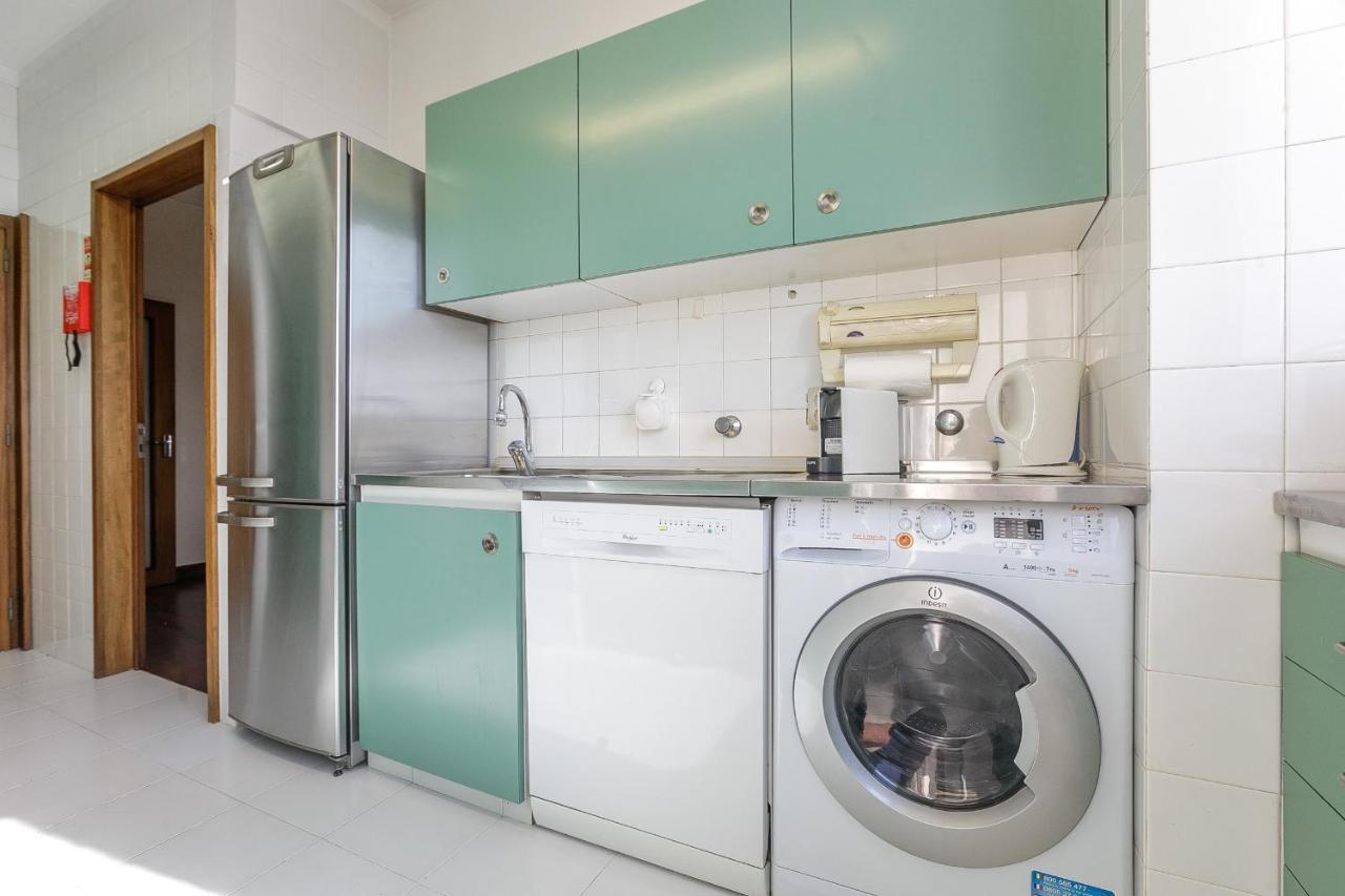 Apartment Lovelystay - Spacious 3br Flat With Ac And Balcony Porto