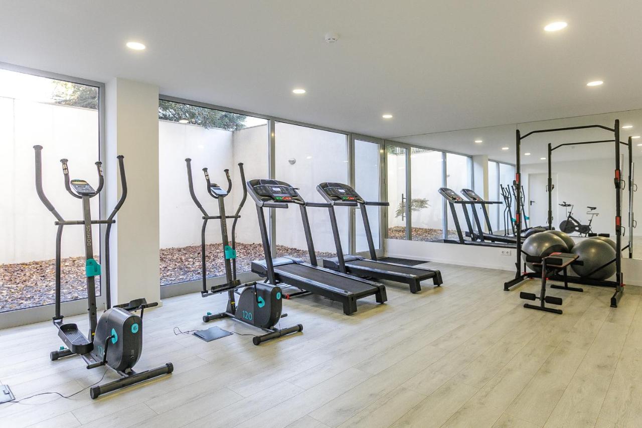Lovelystay - Modern Loft With Gym & Free Parking Minutes Away From Cbd * Porto