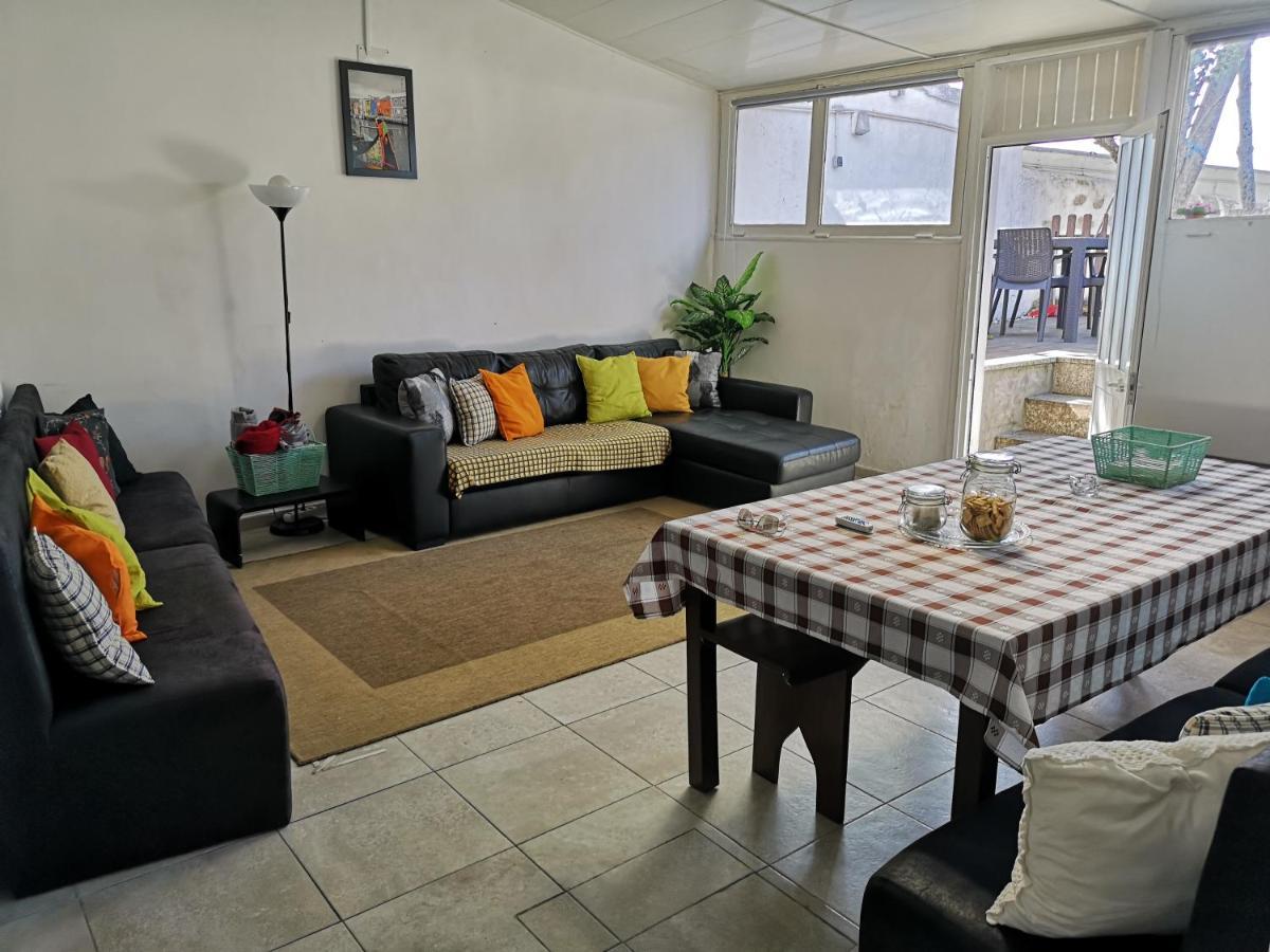 Apartment Downtown Garden Terrace , Only One House Up To 21pax *