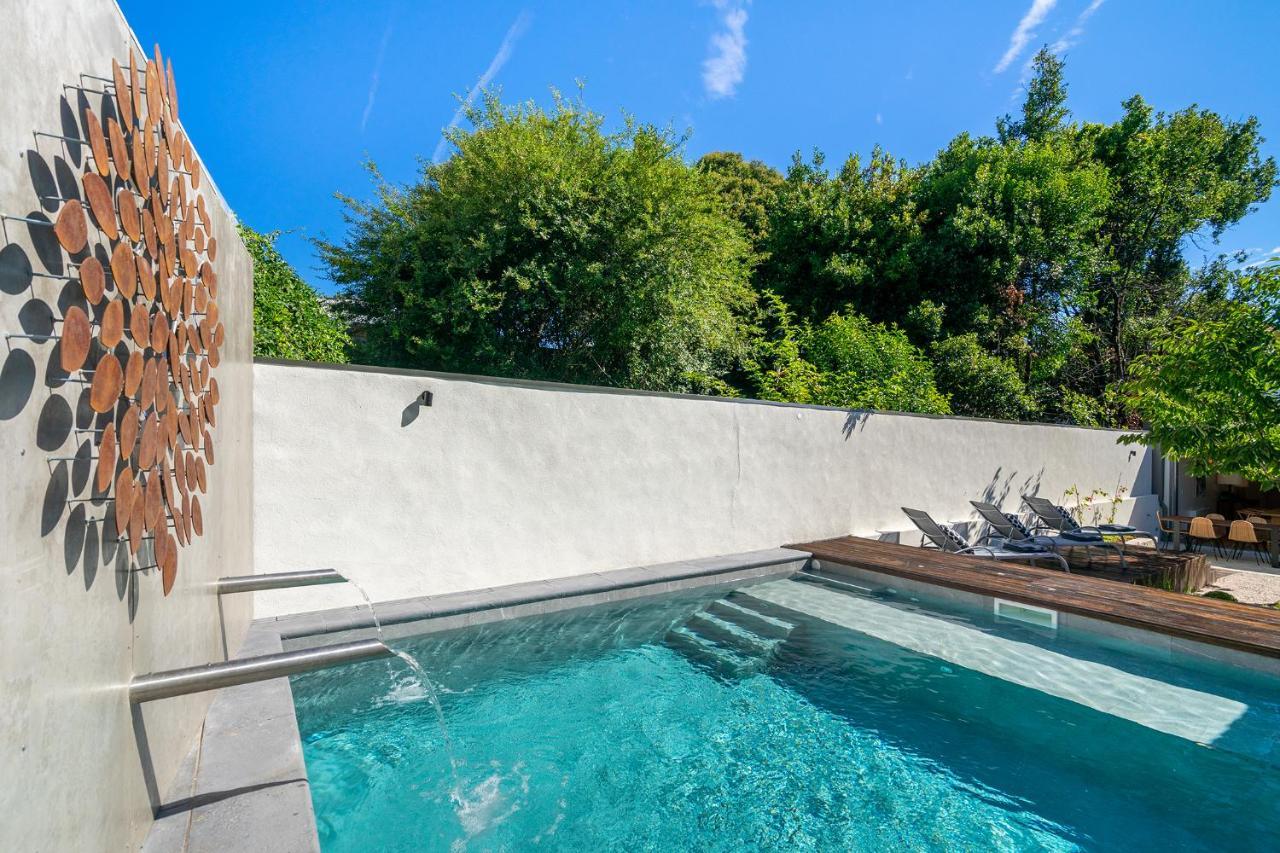 Almada - Amazing Centre With Private Pool Villa