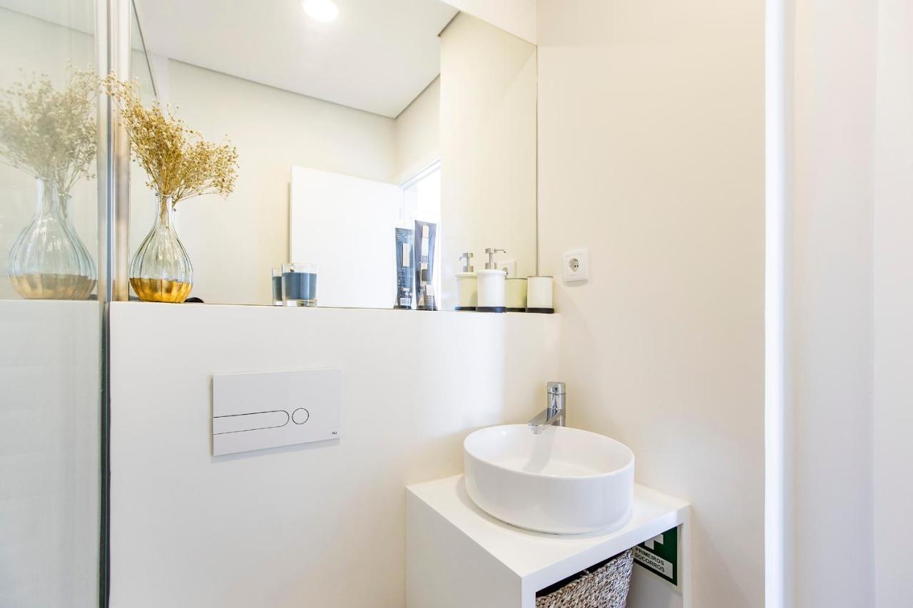 Elegant W/ Ac & Balcony By Lovelystay Porto