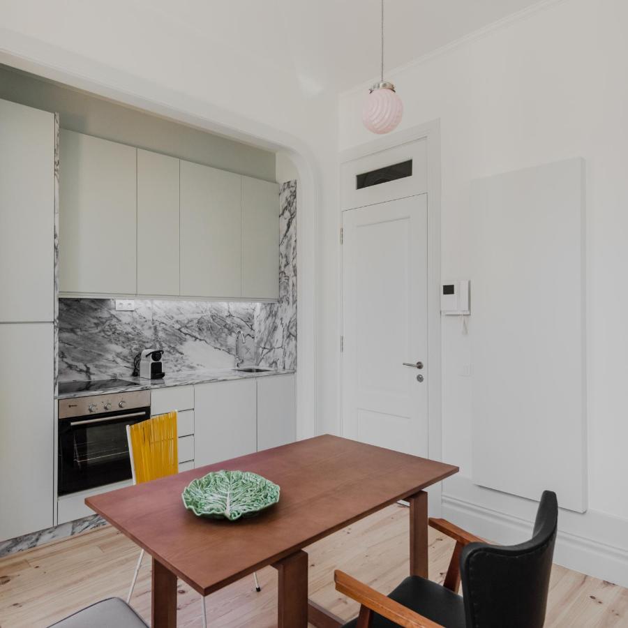 Charming Camoes In With Ac & Wi-fi Apartment Porto