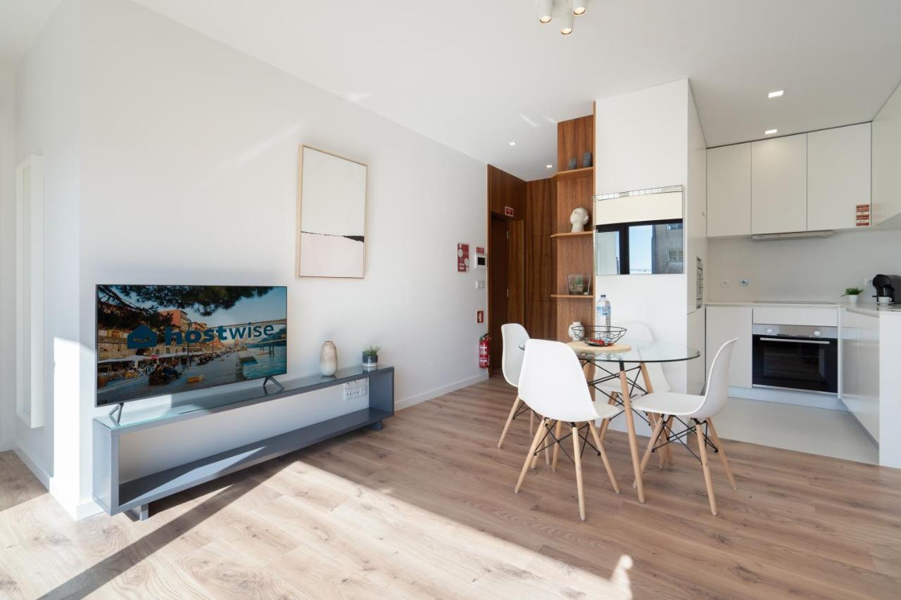 Host Wise - Bright & Contemporary Flat - Ace Location Apartment