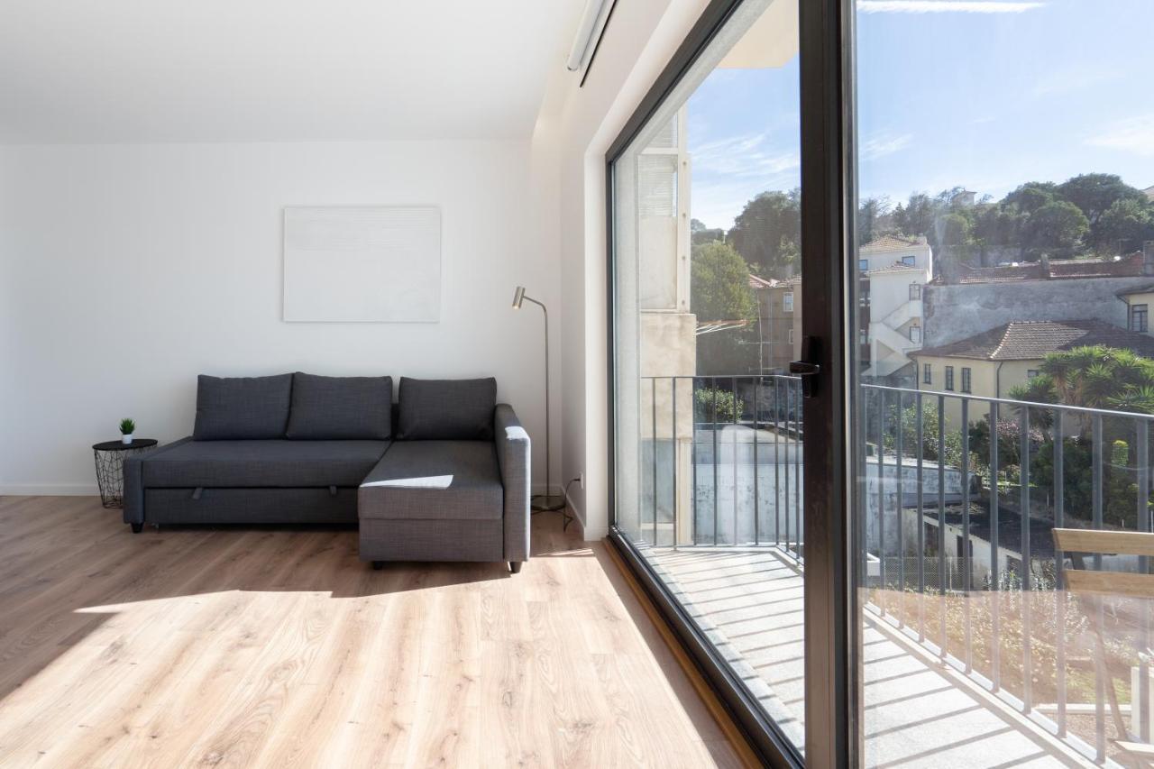 Apartment Host Wise - Bright & Contemporary Flat - Ace Location Porto