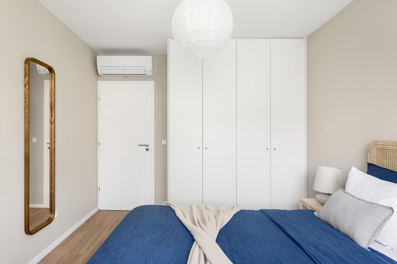 Joivy Stunning 2-br Flat With Balcony In *