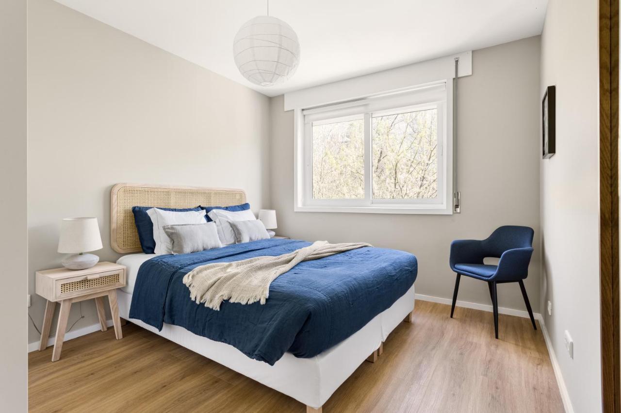 Joivy Stunning 2-br Flat With Balcony In Apartment