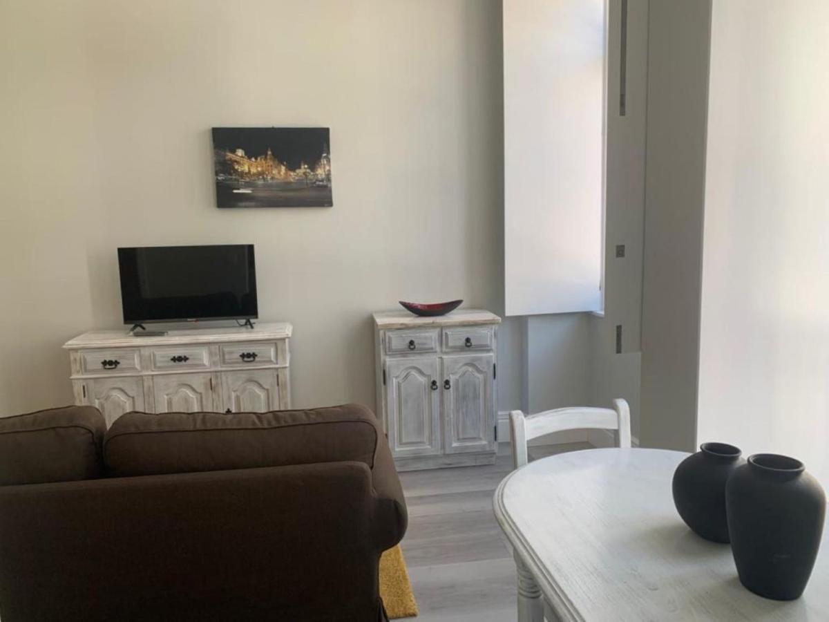 Art's District Sunrise Apartment