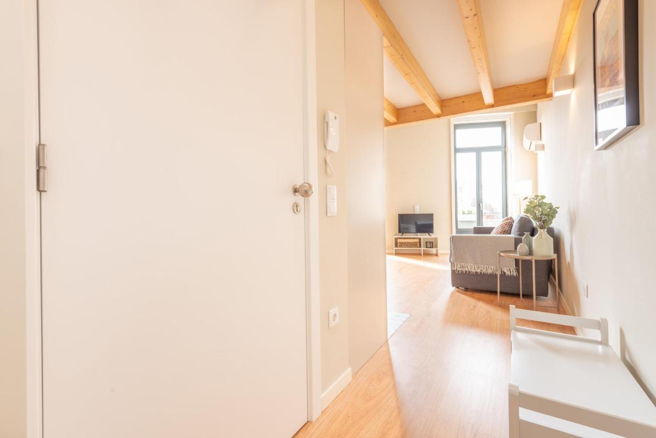 12 Sweet Caroline Apartment *