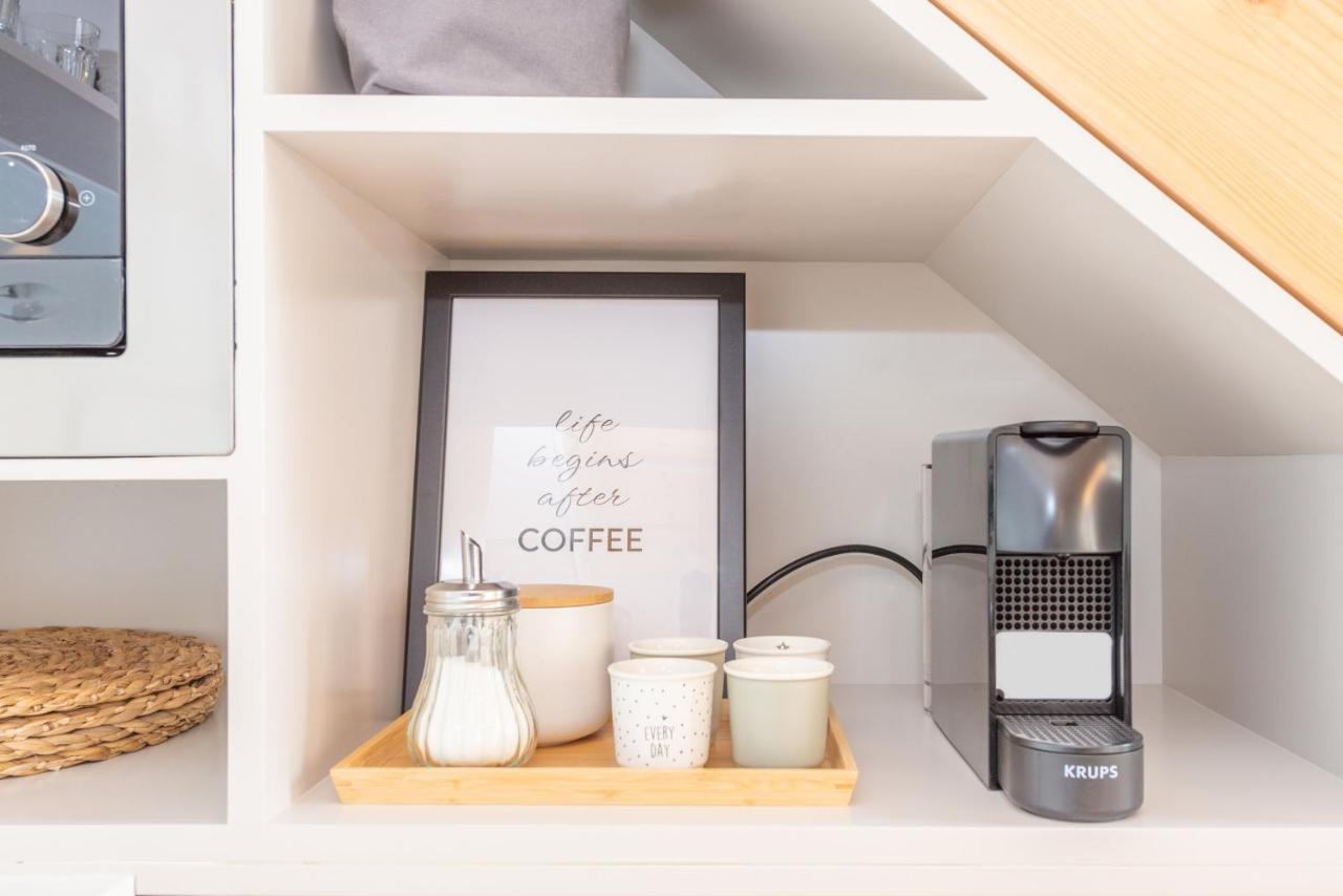 12 Sweet Caroline Apartment *