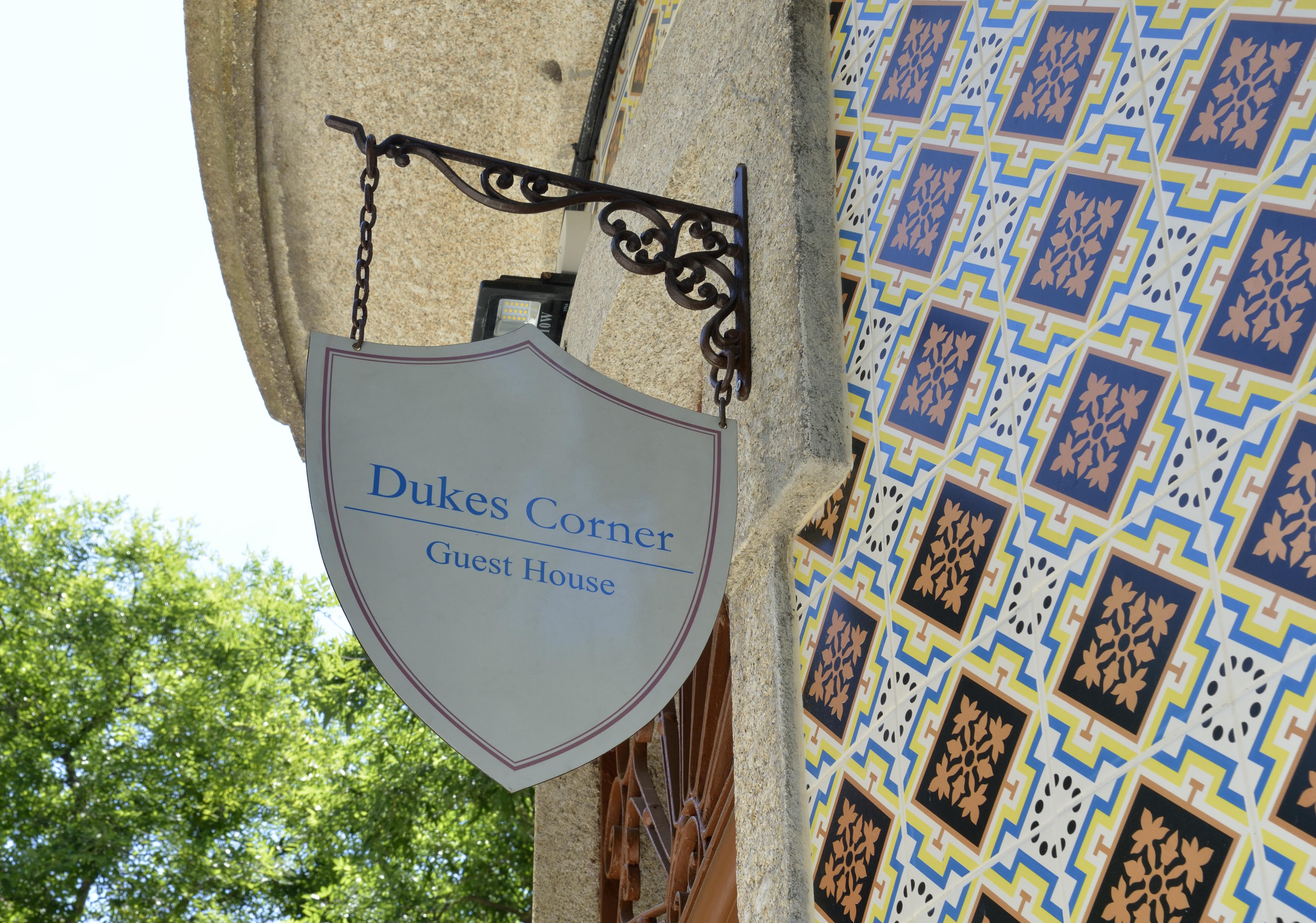 Dukes Corner Gasthof Porto