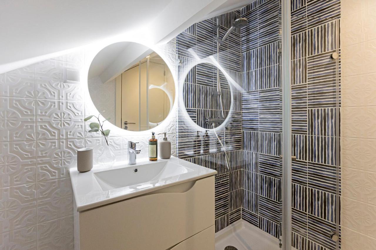 Apartamento Brand New 4br W/ 200yrs Of History In By Lovelystay