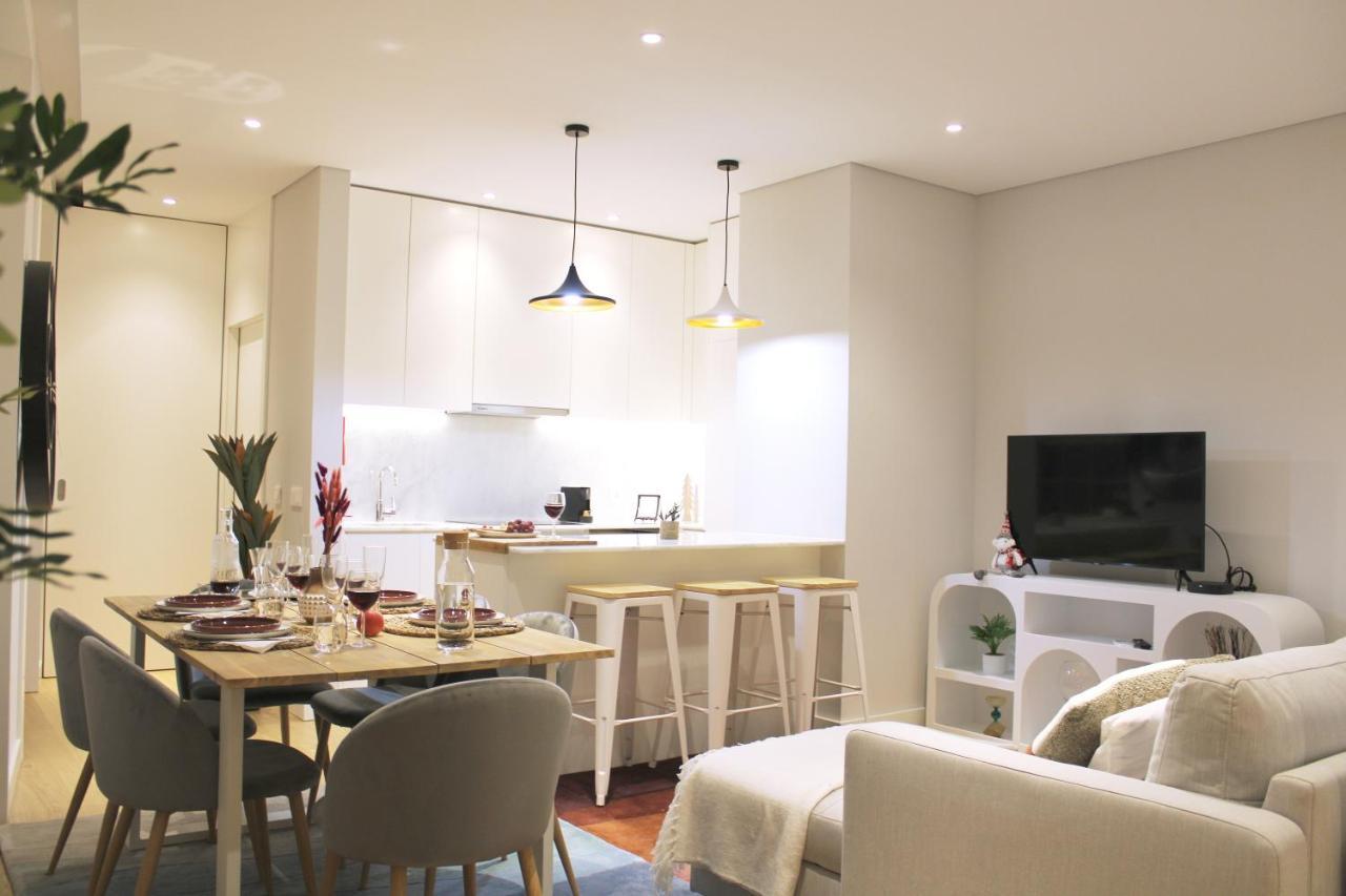 Artistic Neighborhood Luxury Apartment *