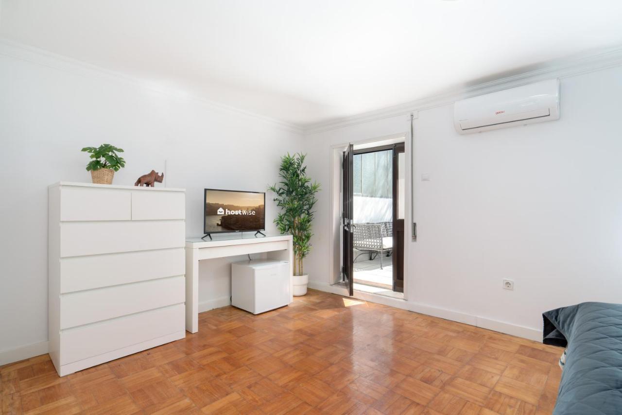Calm Sunny House With Terrace