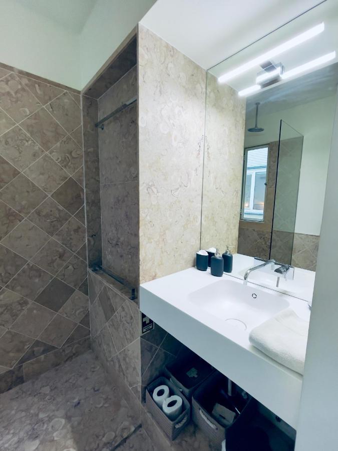 Stylish Flat Center