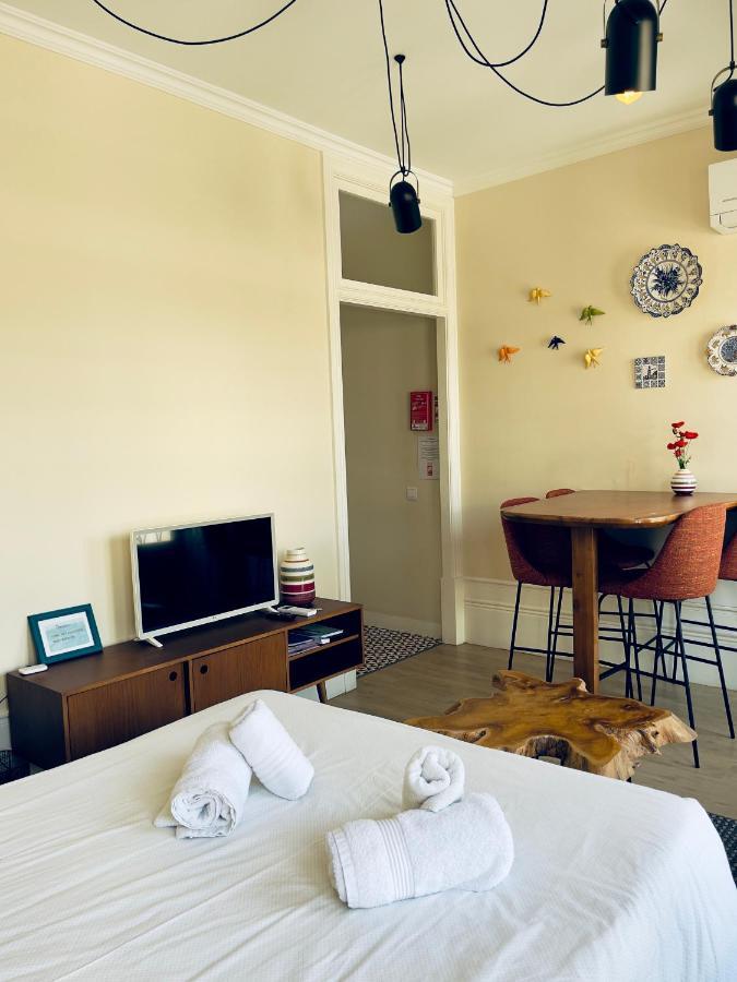 Stylish Flat Center *