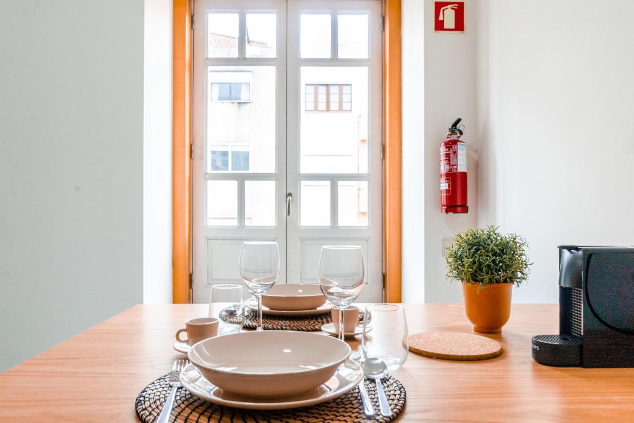 Apartment Cozy In The Heart Of Lapa - 5min Walk To Metro!