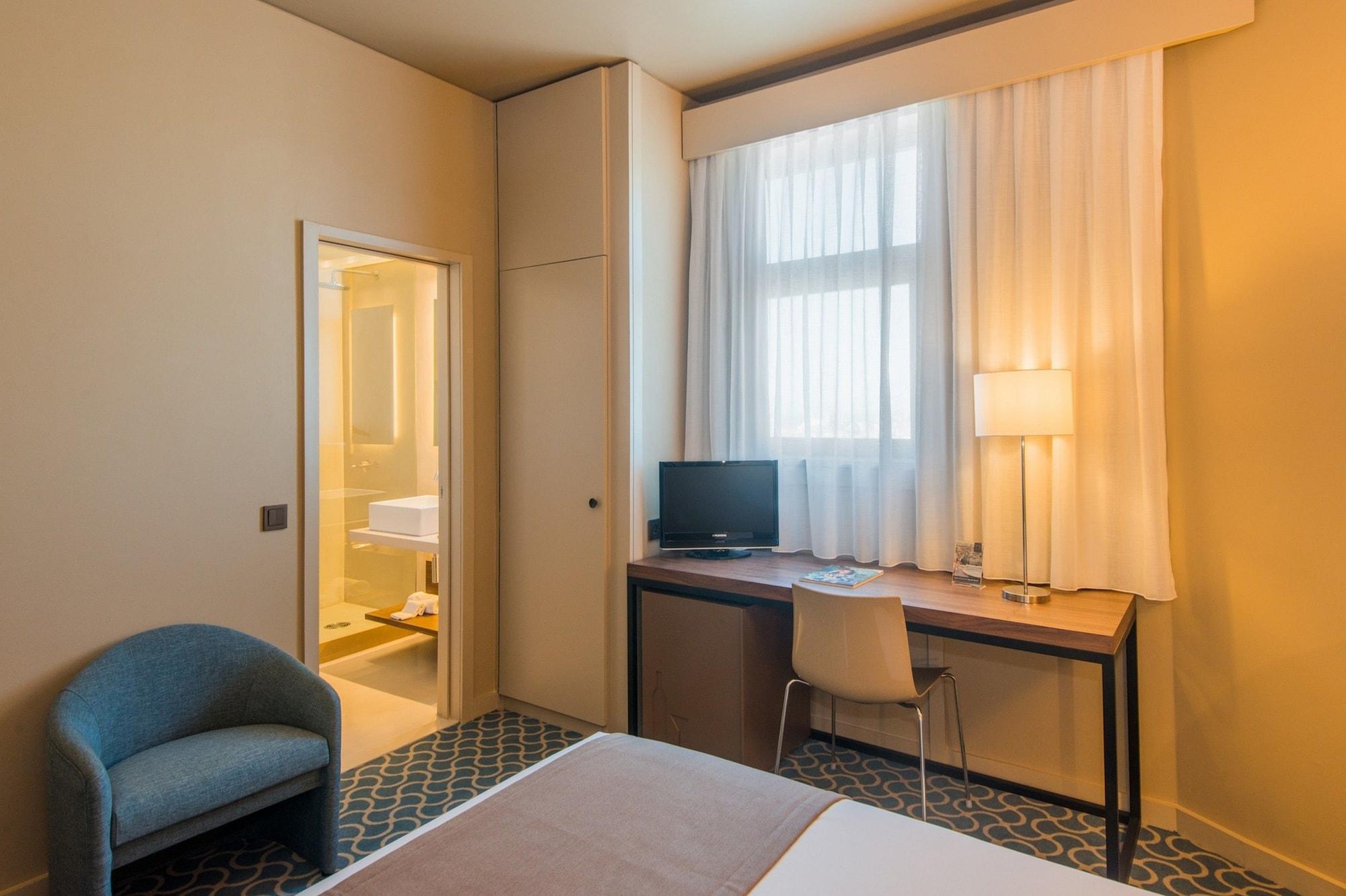 Hotel Dom Henrique - Downtown 4*