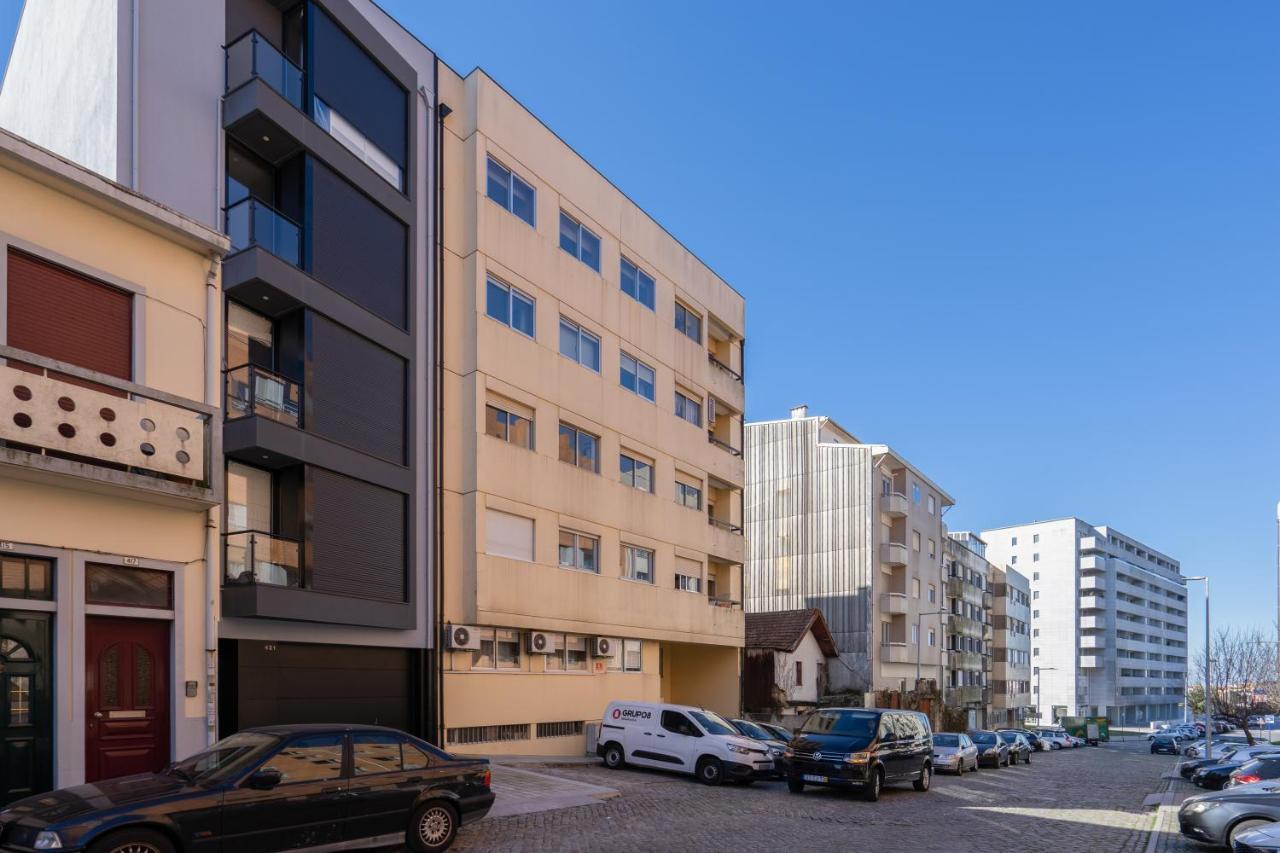 Host Wise - Gorgeous Bright Flat W Balcony Apartment
