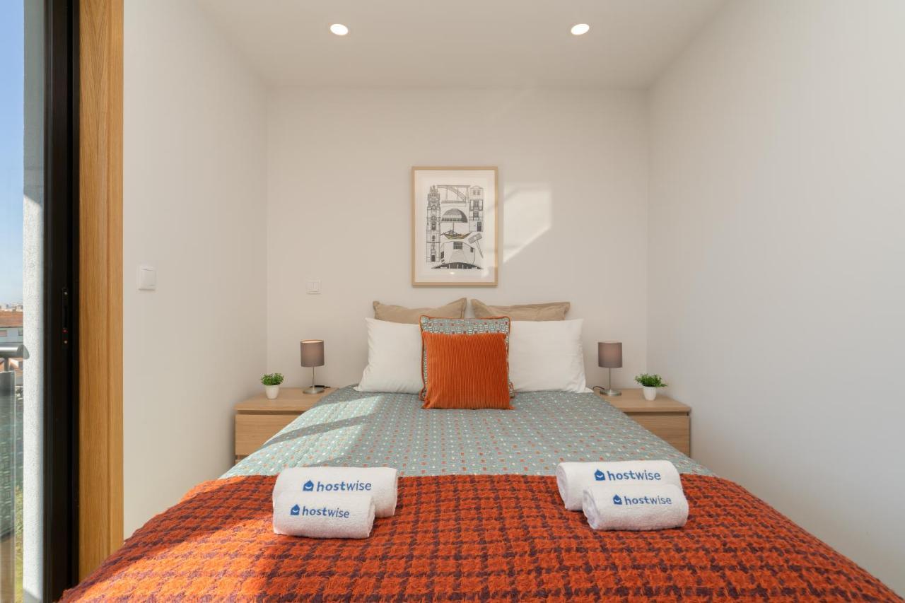 Host Wise - Gorgeous Bright Flat W Balcony Apartment