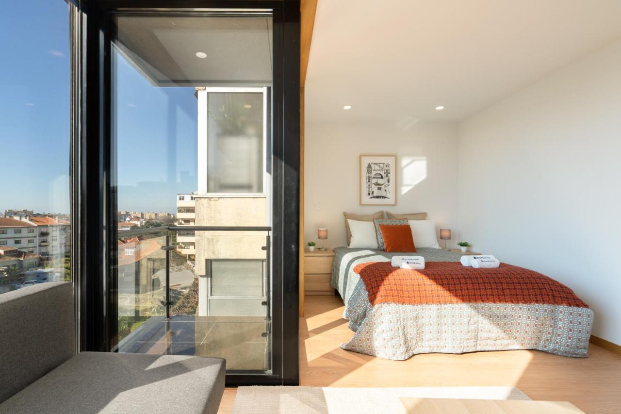 Host Wise - Gorgeous Bright Flat W Balcony Apartment