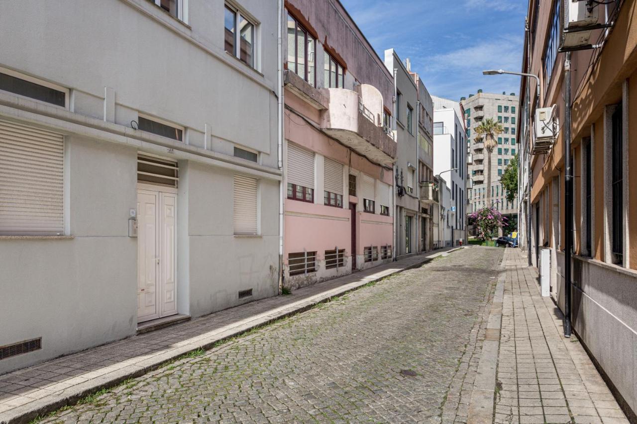 Joivy & Spacious In Appartement
