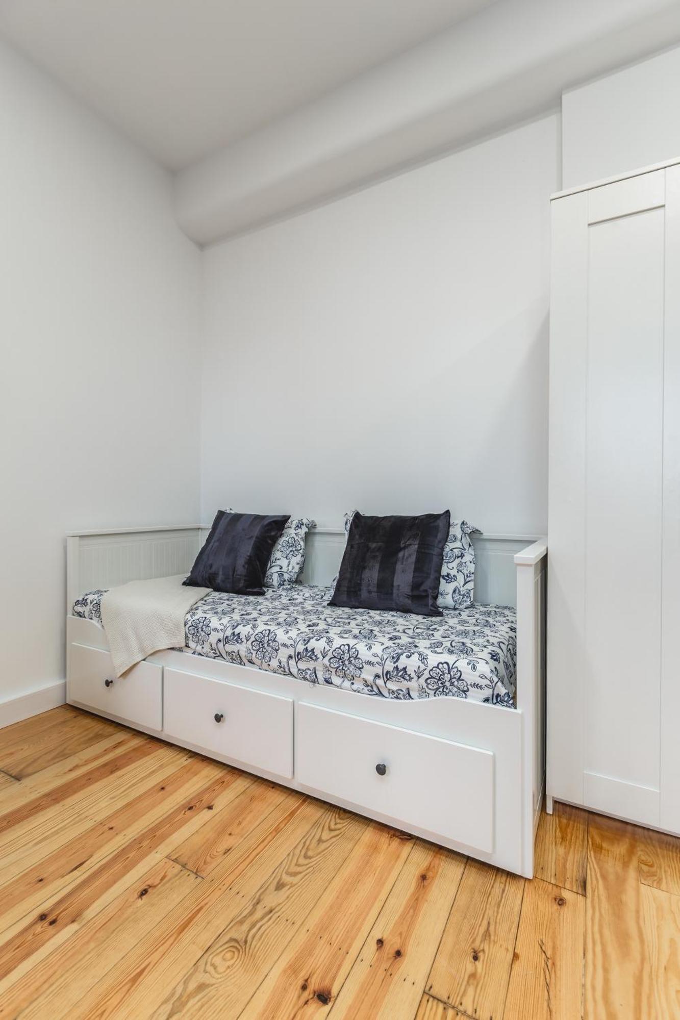 Charming With Rooftop In Apartment Porto