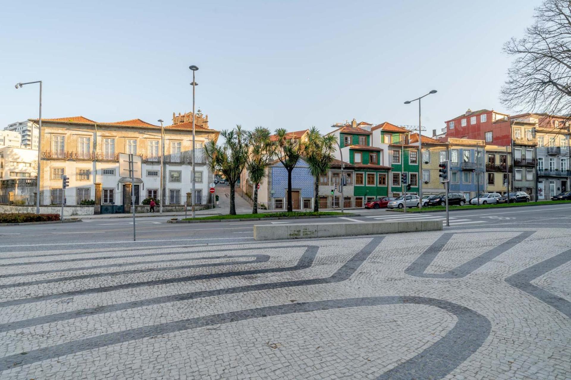 Limehome Rua De Dom Manuel Ii Apartment