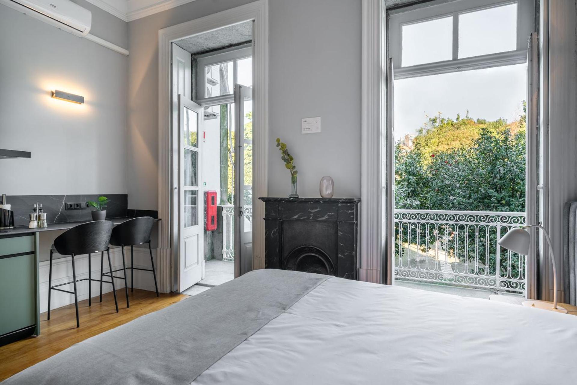 Limehome Rua De Dom Manuel Ii Apartment