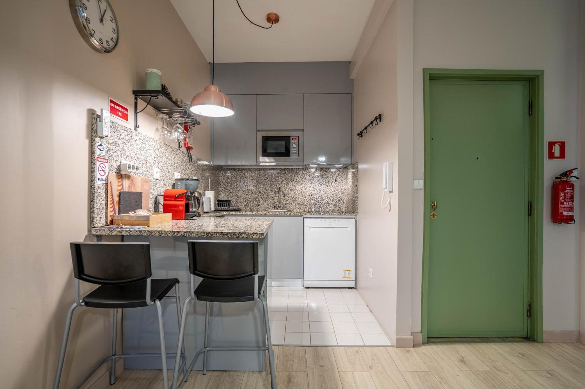 Apartment Santa Catarina W/ Terrace By Lovelystay Porto