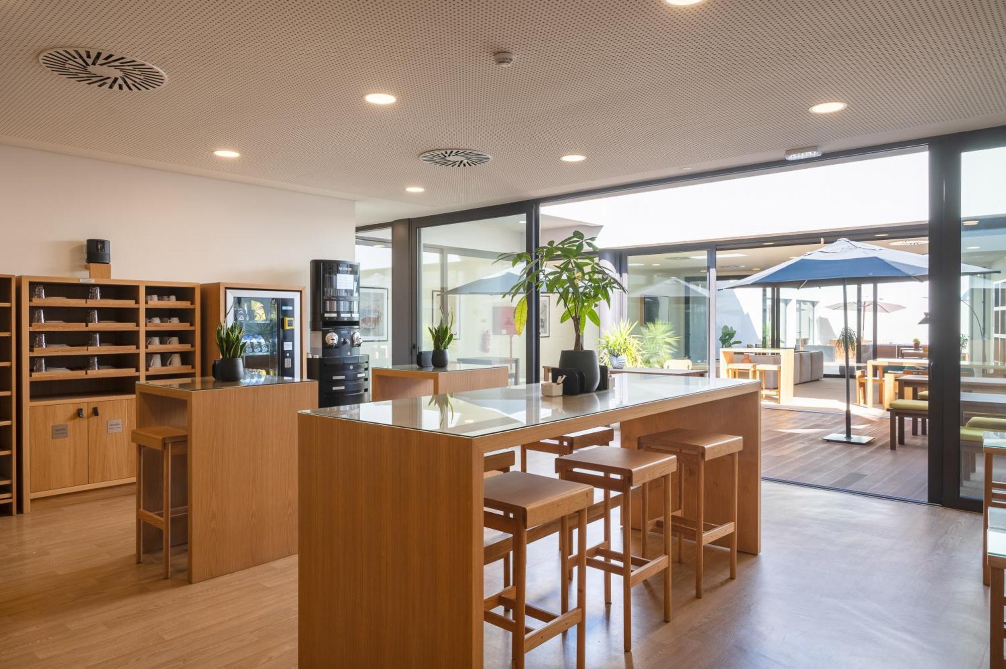 Bfresh - Padel, Pool & Fitness - Adults Only