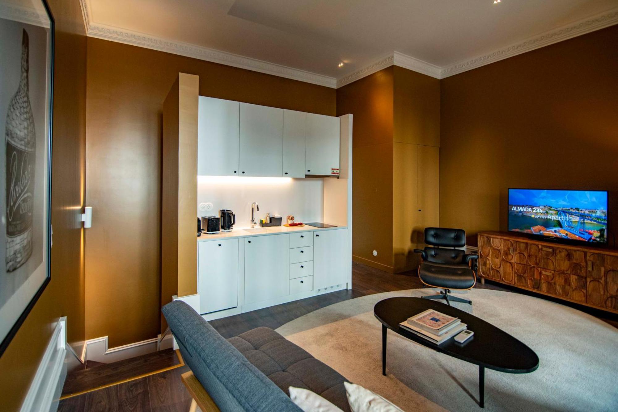 Almada 234 Apartamento