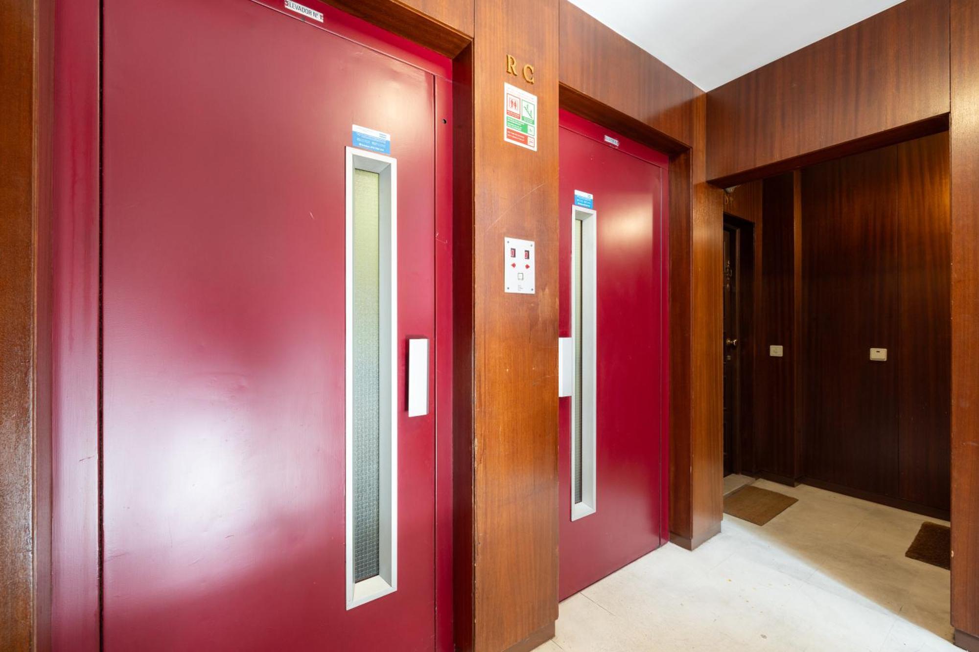 Boavista Premium With Ac, Terrace- Parking ,supermarket And Metro T3 Apartment