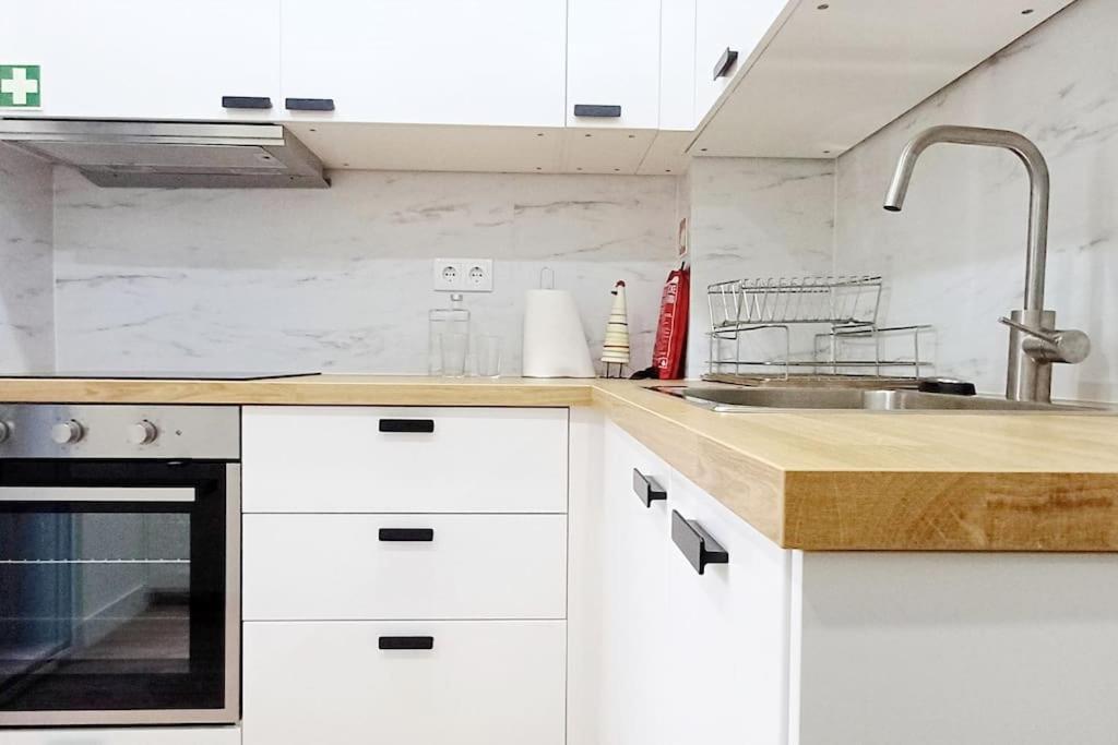 Lovling And Friendly With Terrace Apartment *