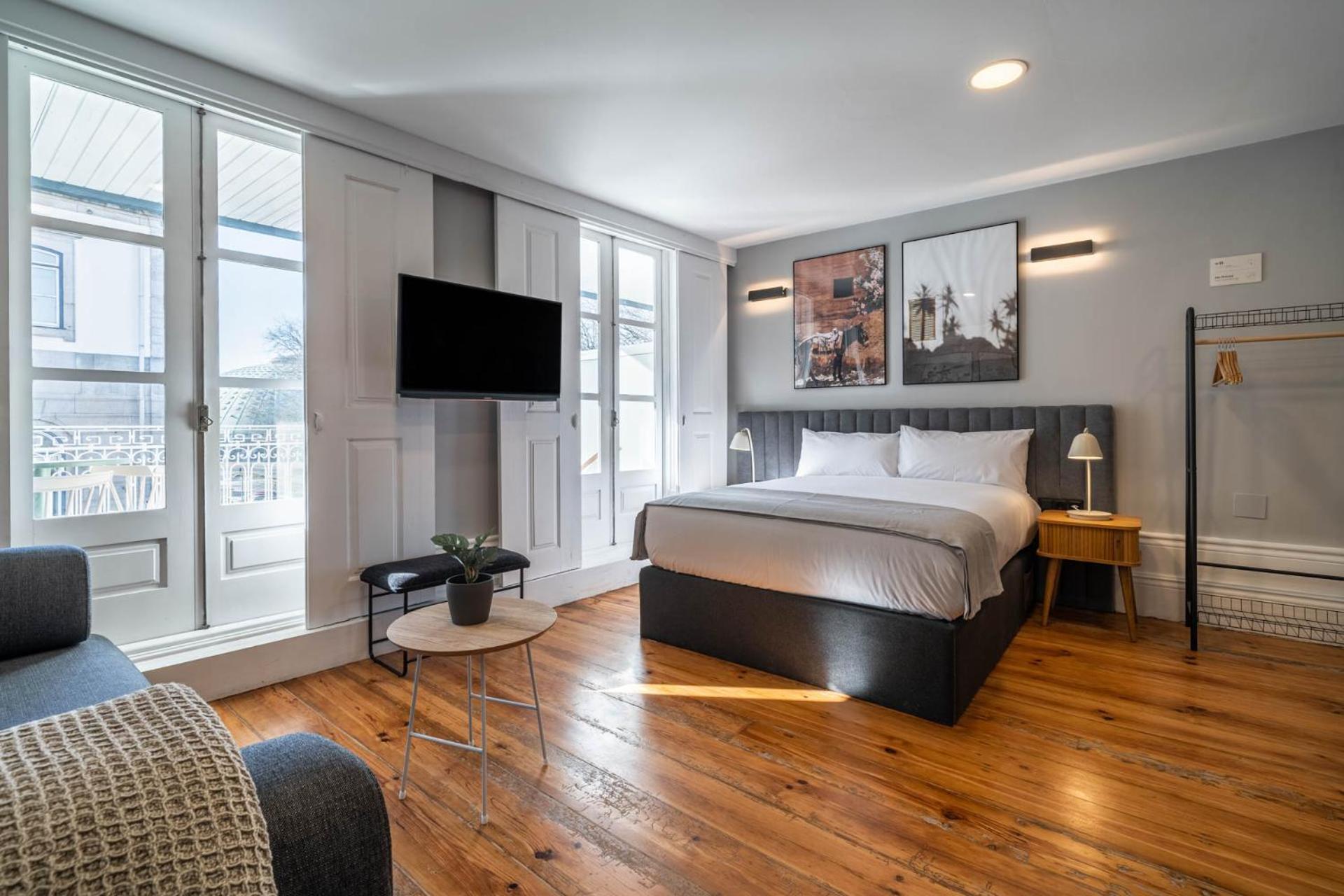 Limehome Rua De Dom Manuel Ii Apartment