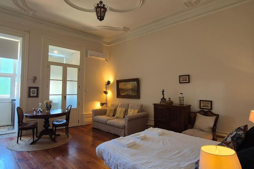 Vintage Downtown Apartment