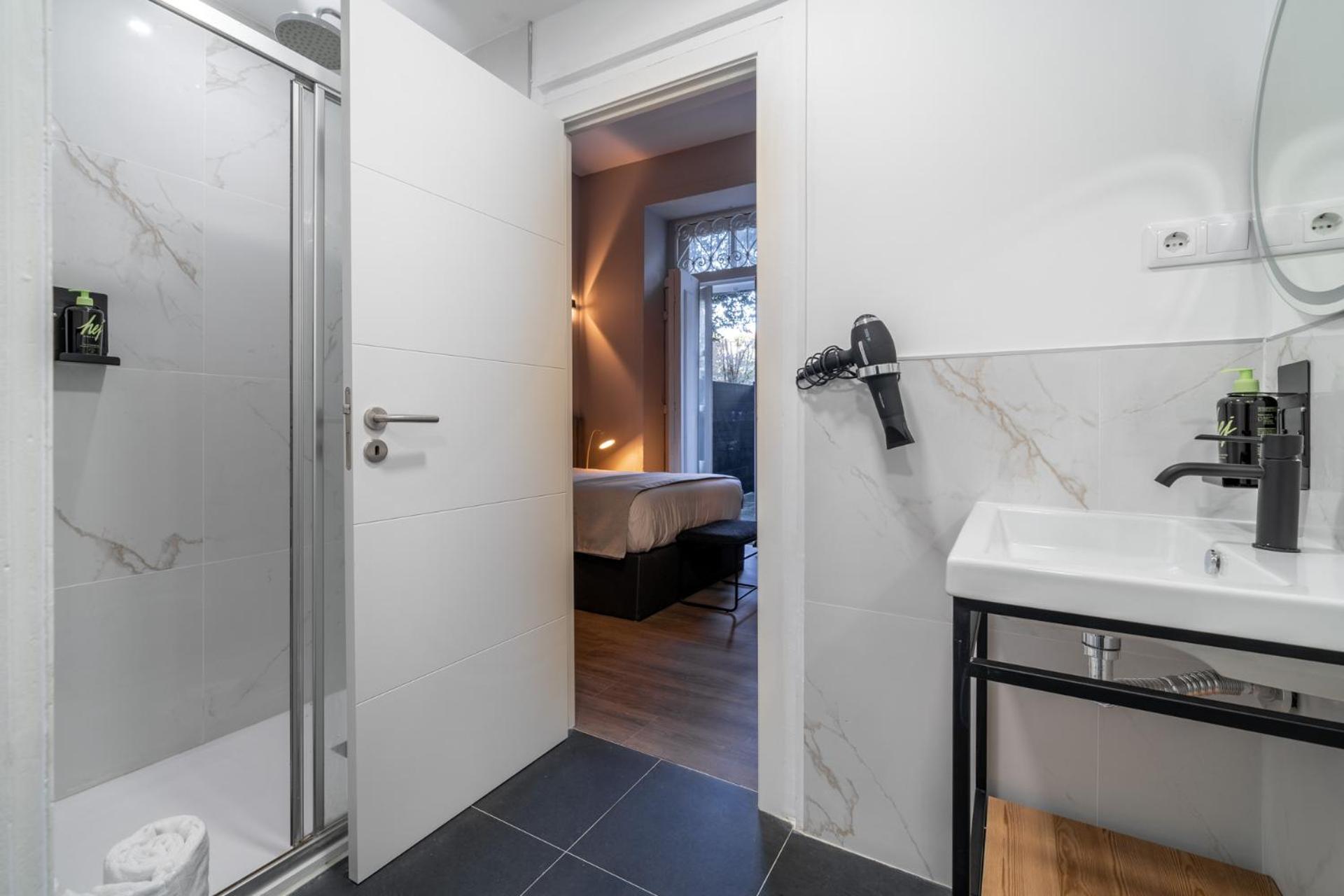 Limehome Rua De Dom Manuel Ii Apartment