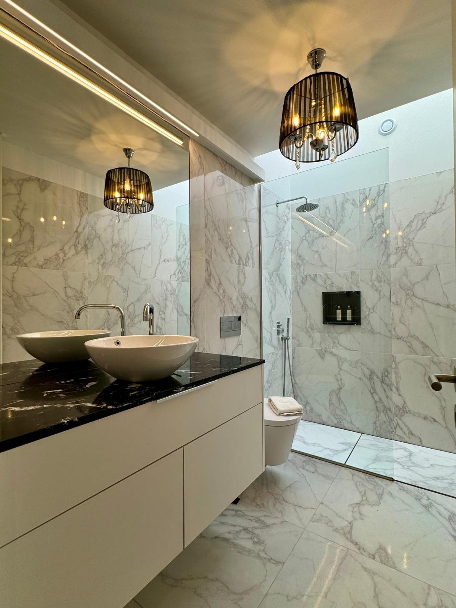 Exclusive Luxury With S-pool & Garden Villa