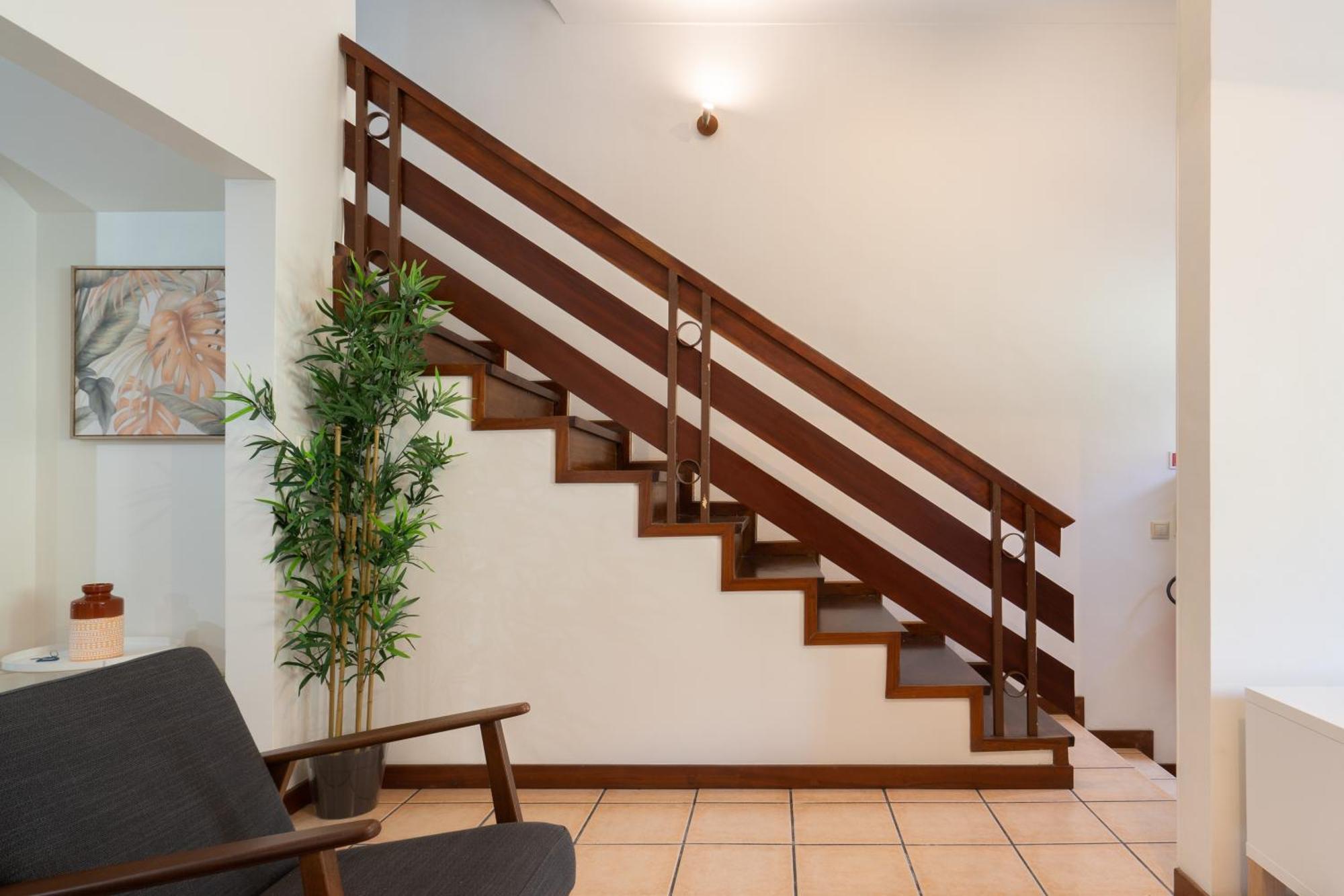 Holiday home Host Wise - Spacious Duplex House - Jacuzzi & Terrace *