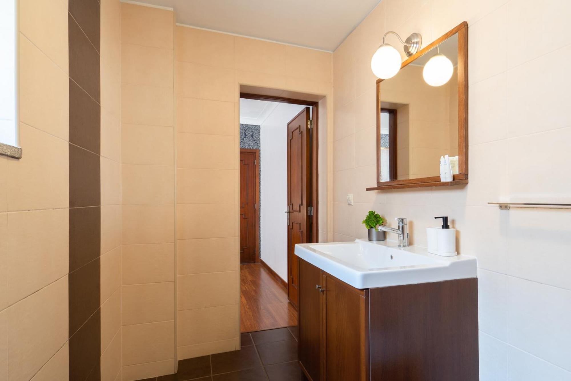 Holiday home Host Wise - Spacious Duplex House - Jacuzzi & Terrace