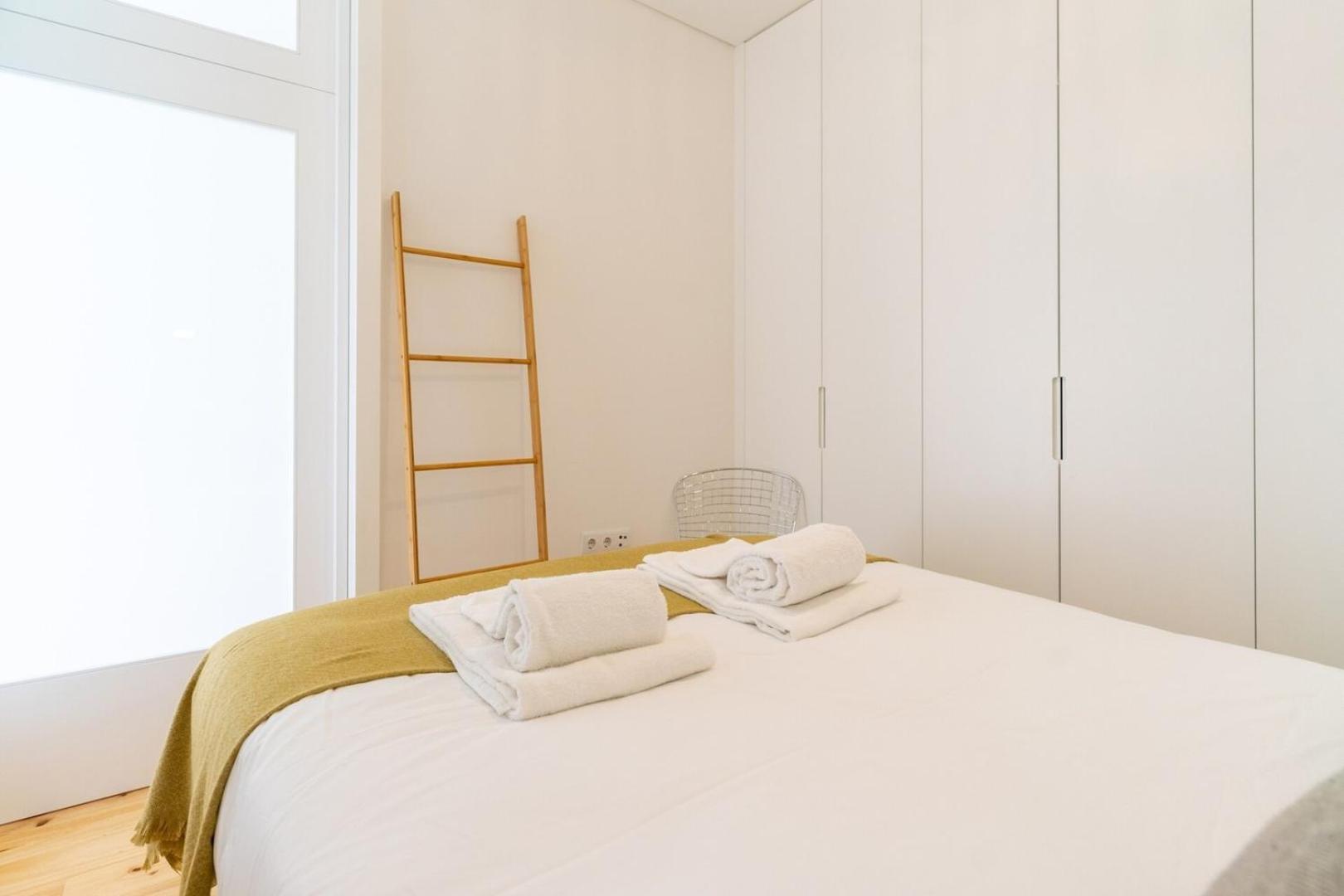 Gorgeous Flat W. Balcony In Iconic Pedestrian St *
