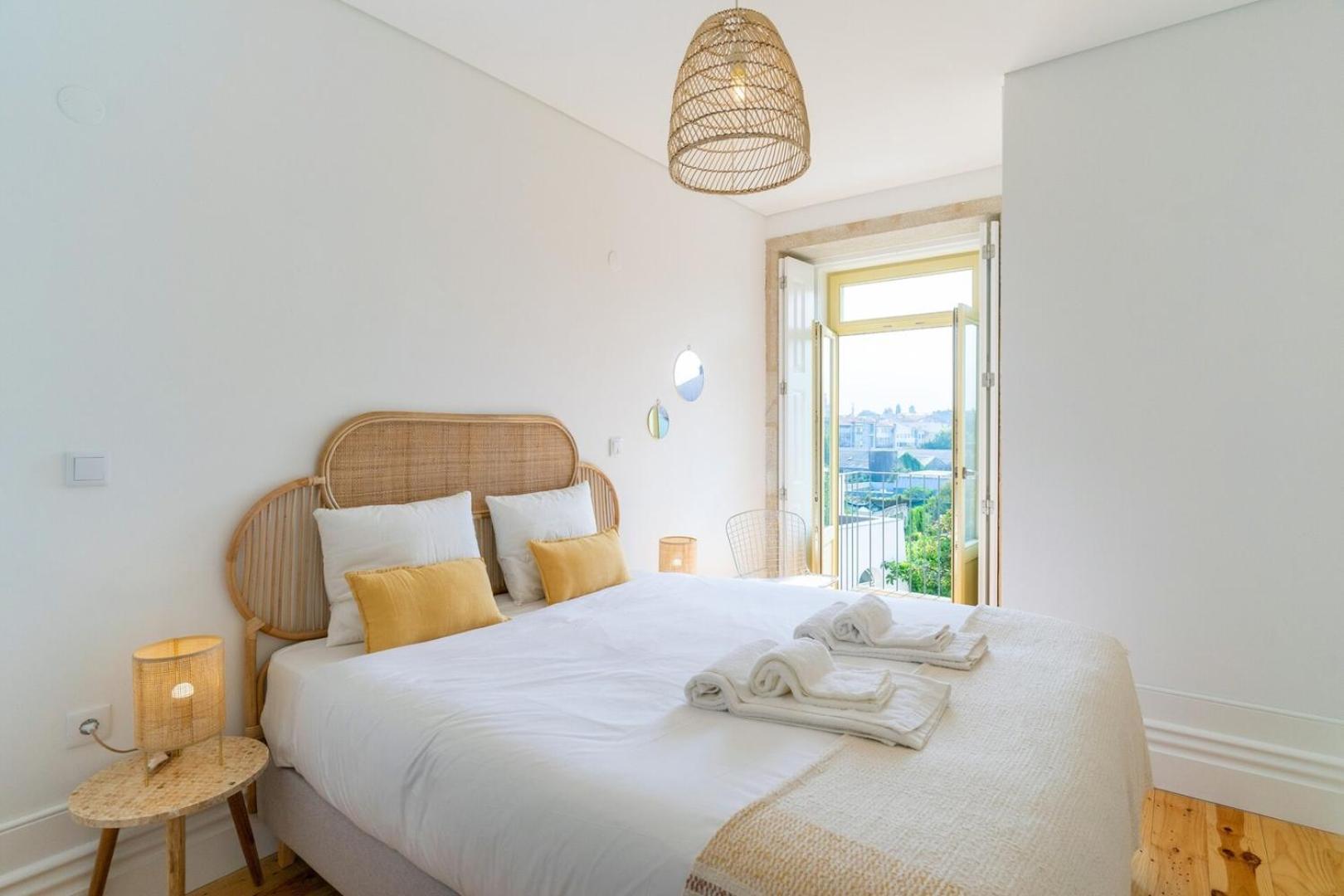 Apartment Gorgeous Flat W. Balcony In Iconic Pedestrian St Porto