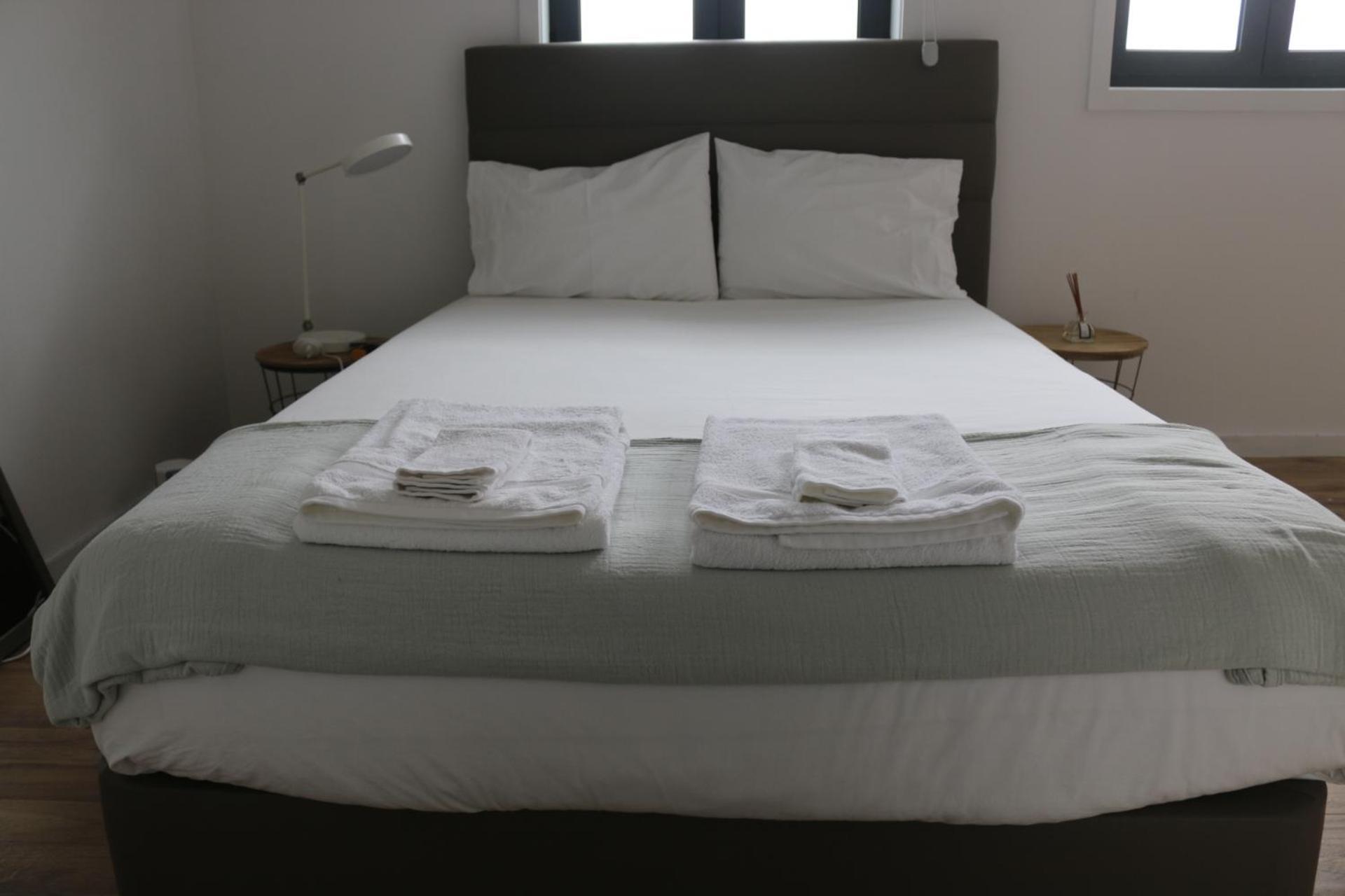 9 Min Metro To Downtown - Quiet Area - Free Parking * Porto