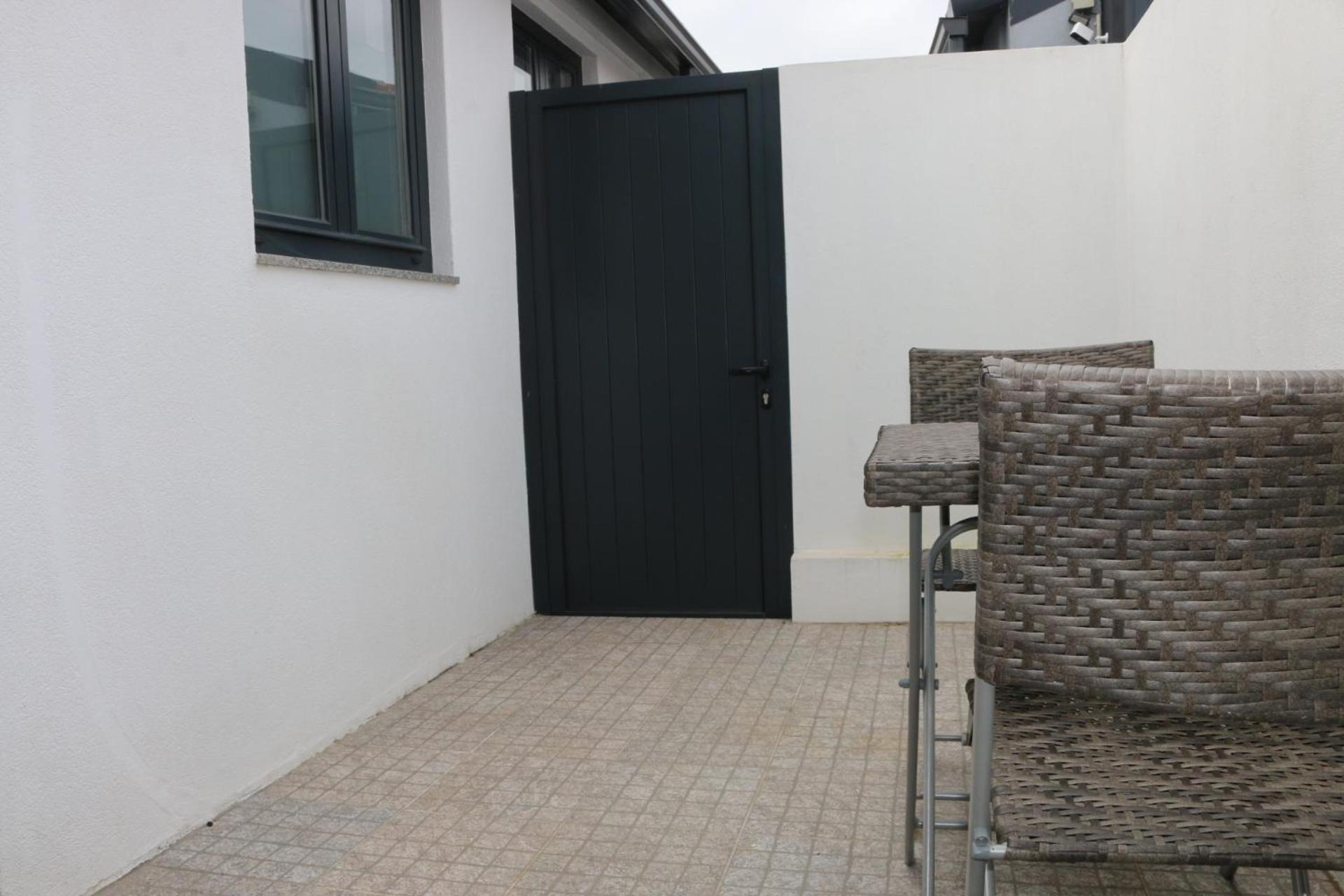 9 Min Metro To Downtown - Quiet Area - Free Parking * Porto