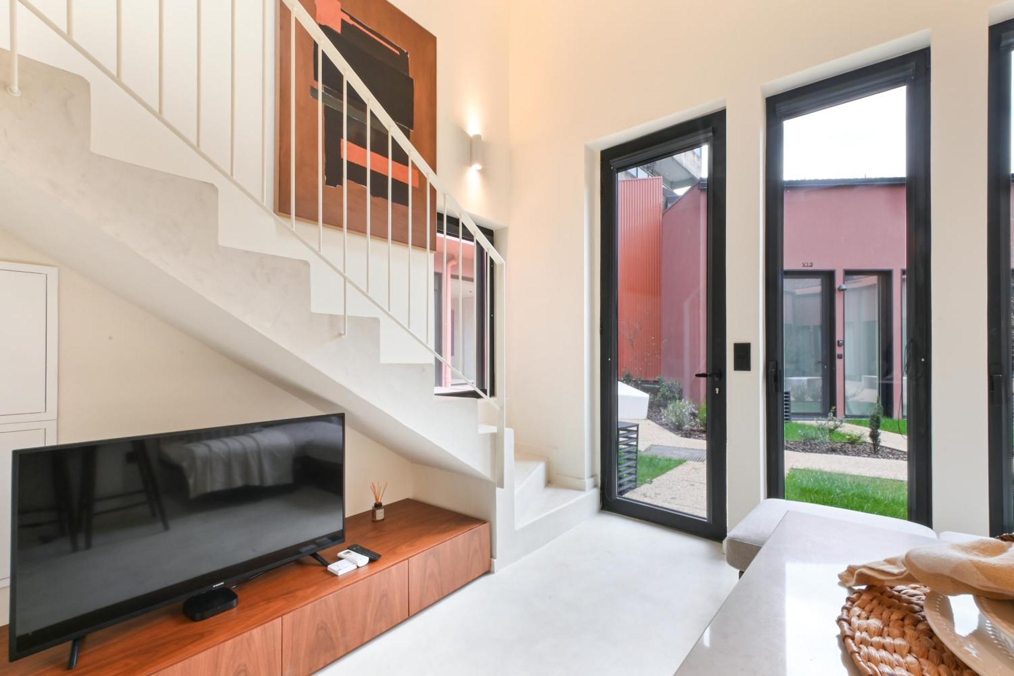 On Cozy Apartment