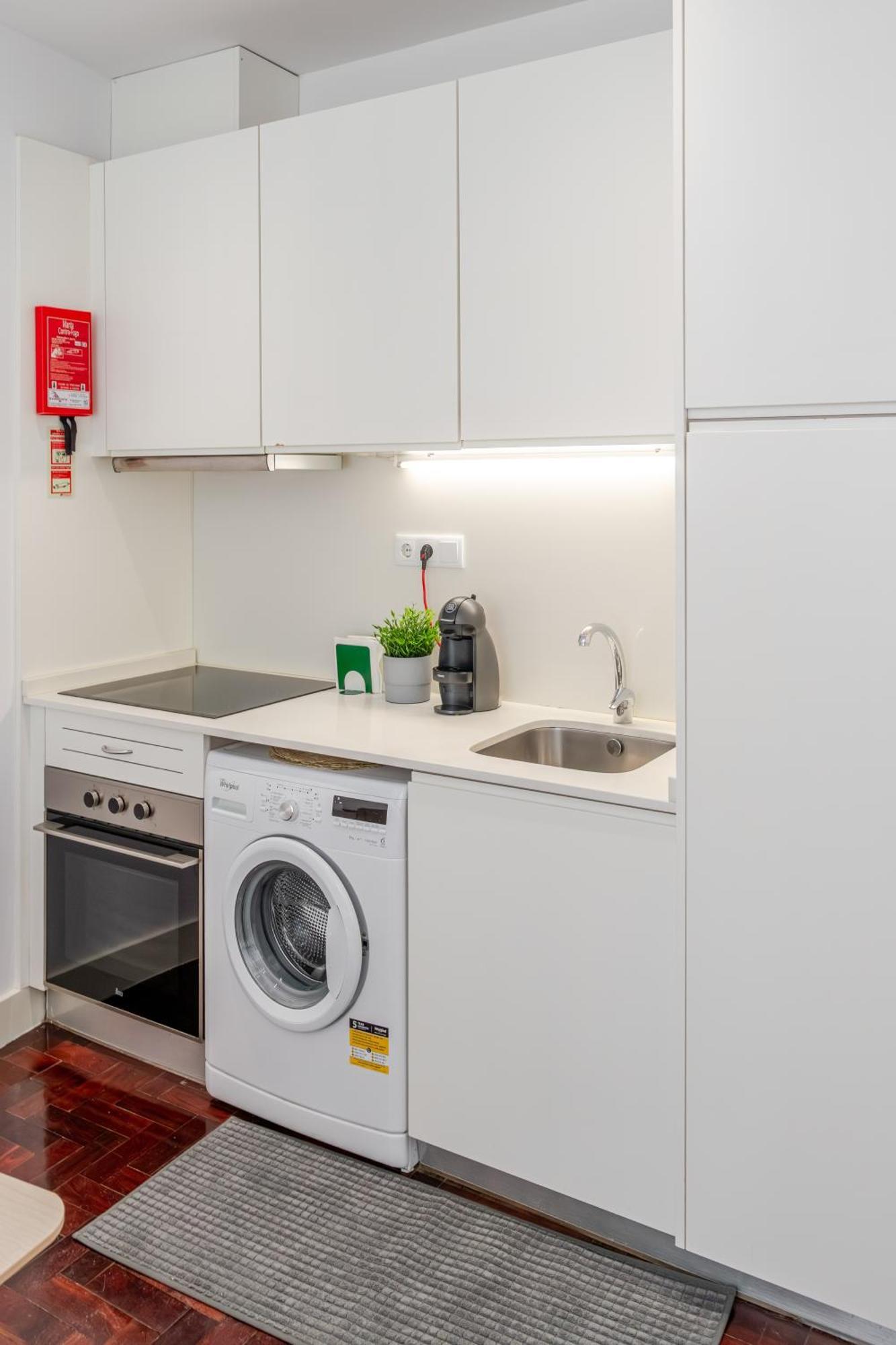 Renovated & Quiet 1-bedroom In Santa Catarina